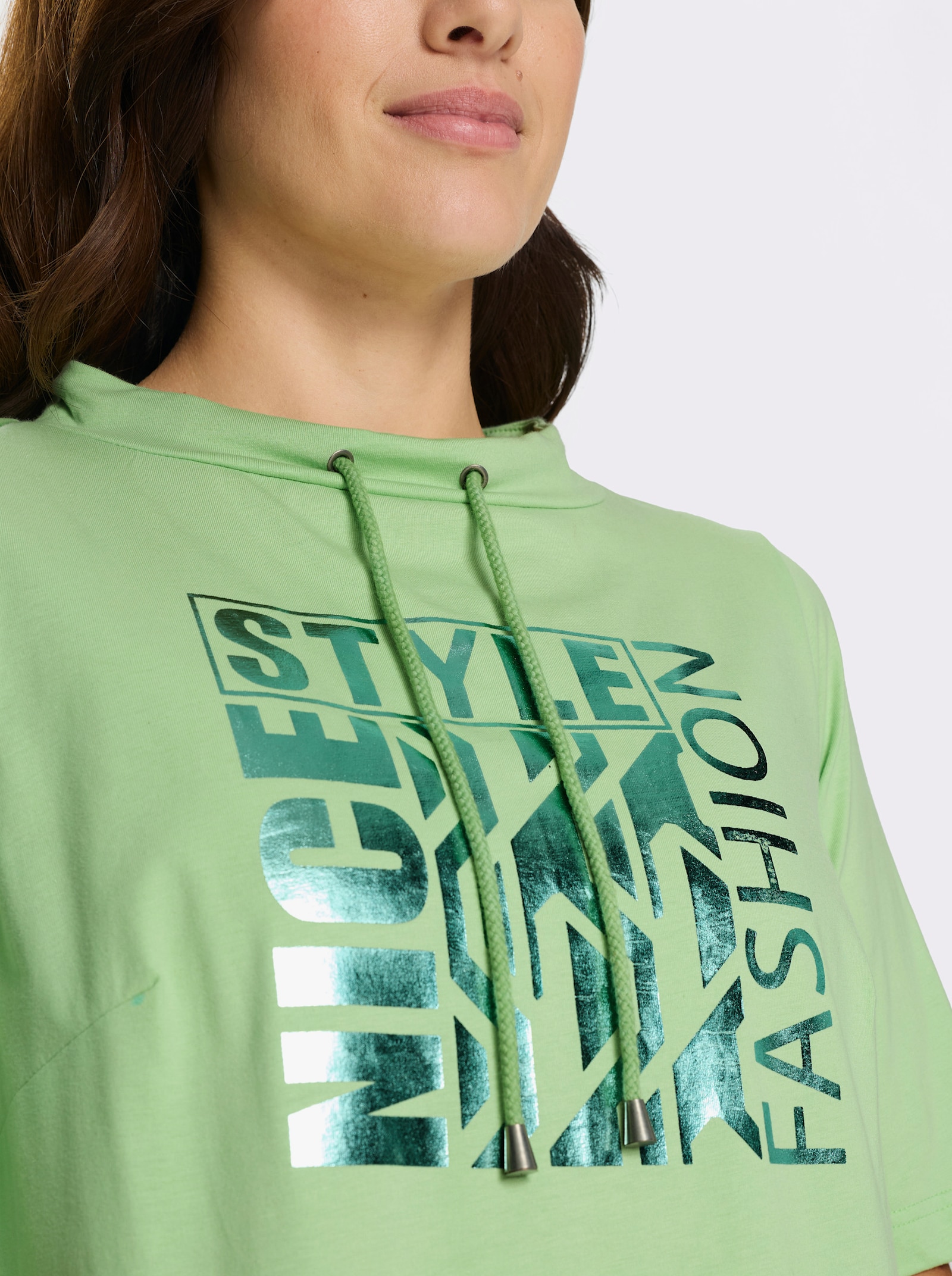 Jerseykleid mit abgerundeten Seitenschlitzen - reseda