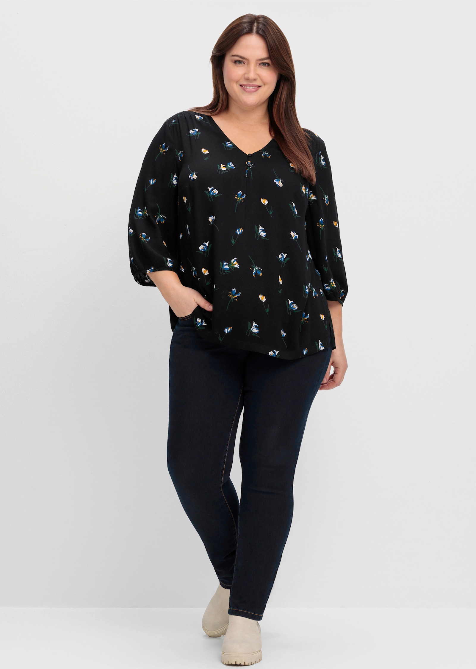 sheego Tunika mit floralem Allover-Druck - schwarz-gemustert