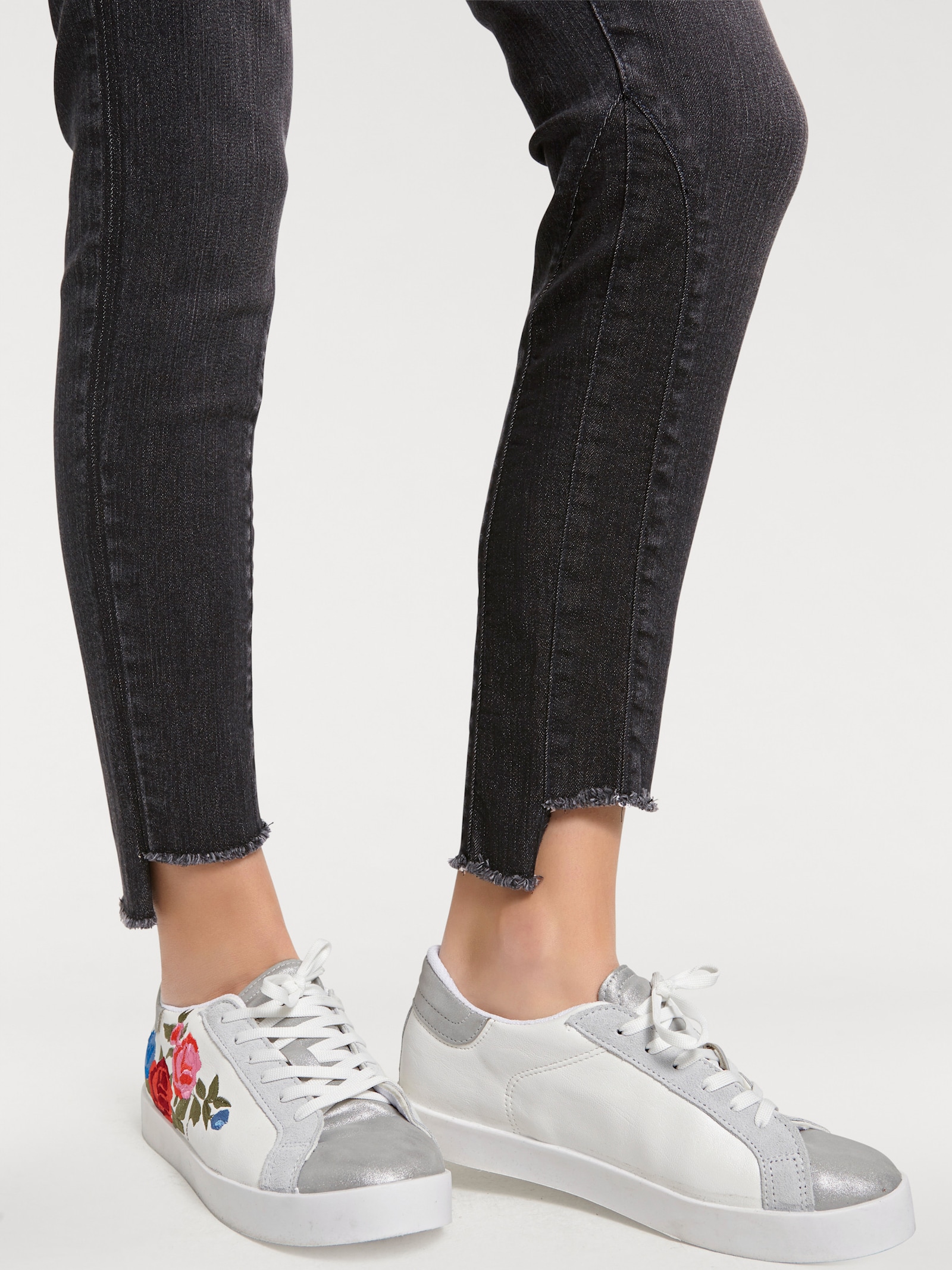 heine Destroyed-Jeans mit Power-Mesh - black denim