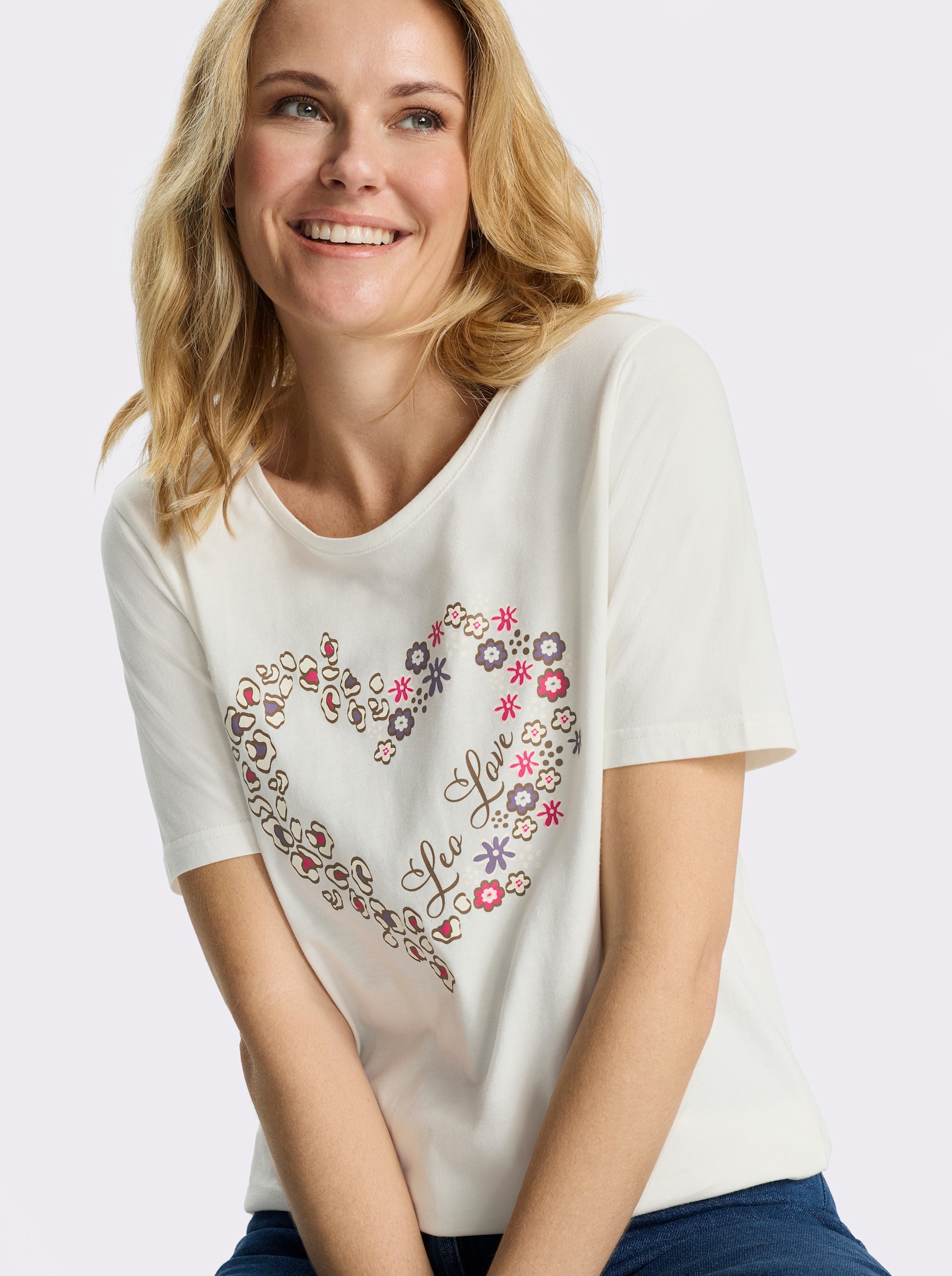 Topp med rund halsringning och hjärtan - gräddvit-brun, tryckt