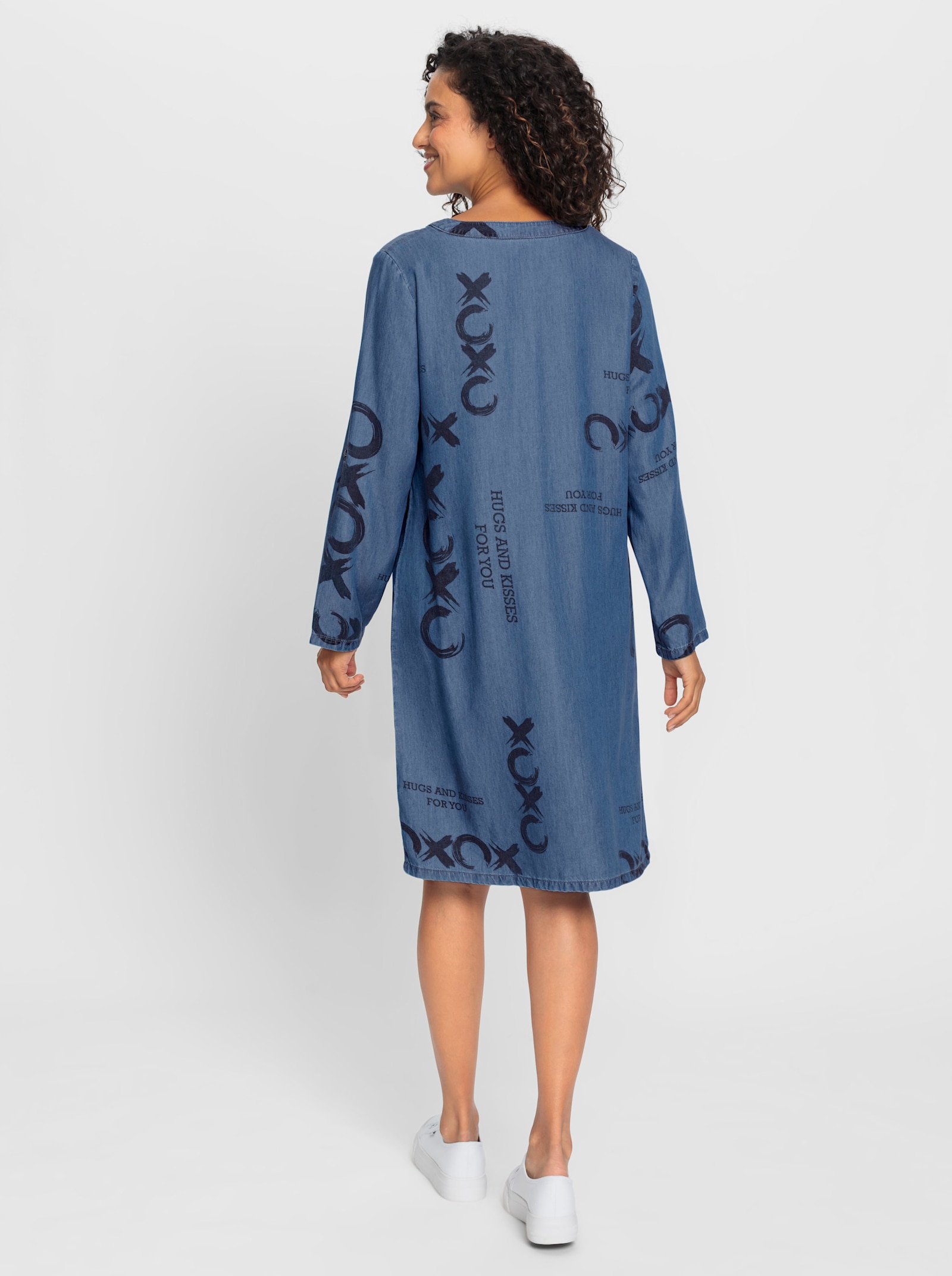 Sommerkleid in temperaturausgleichender, feuchtigkeitsregulierender Qualität - blue-bleached-schwarz-bedruckt