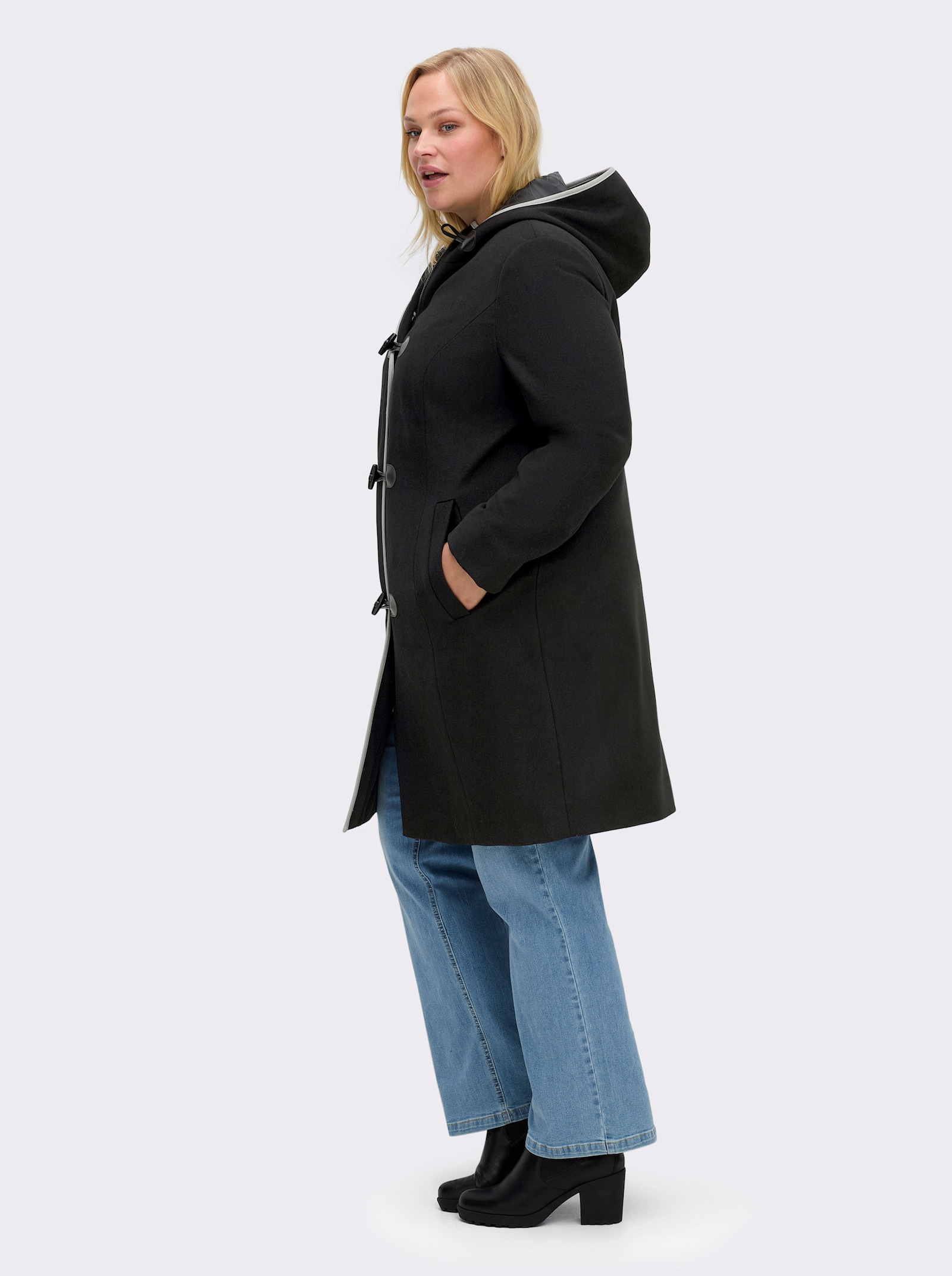 sheego Wintermantel mit Reißverschluss und Knebelverschlüssen - schwarz