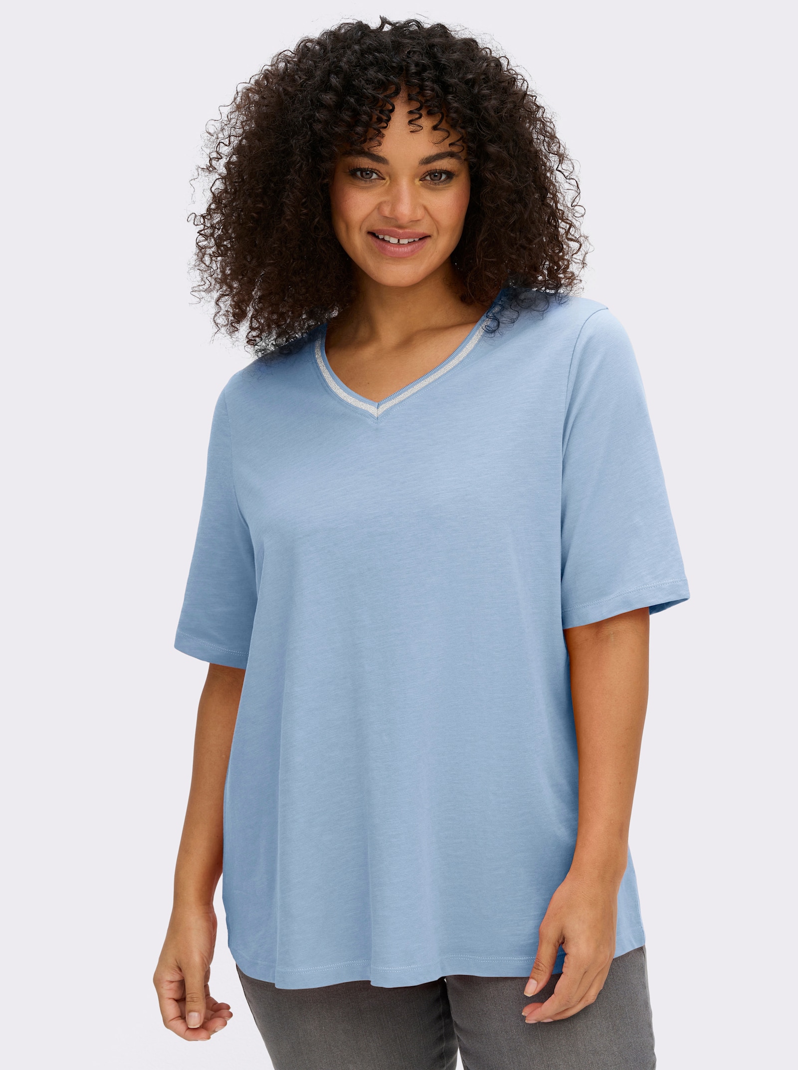 sheego V-Shirt mit Glitzergarn-Streifen - eisblau