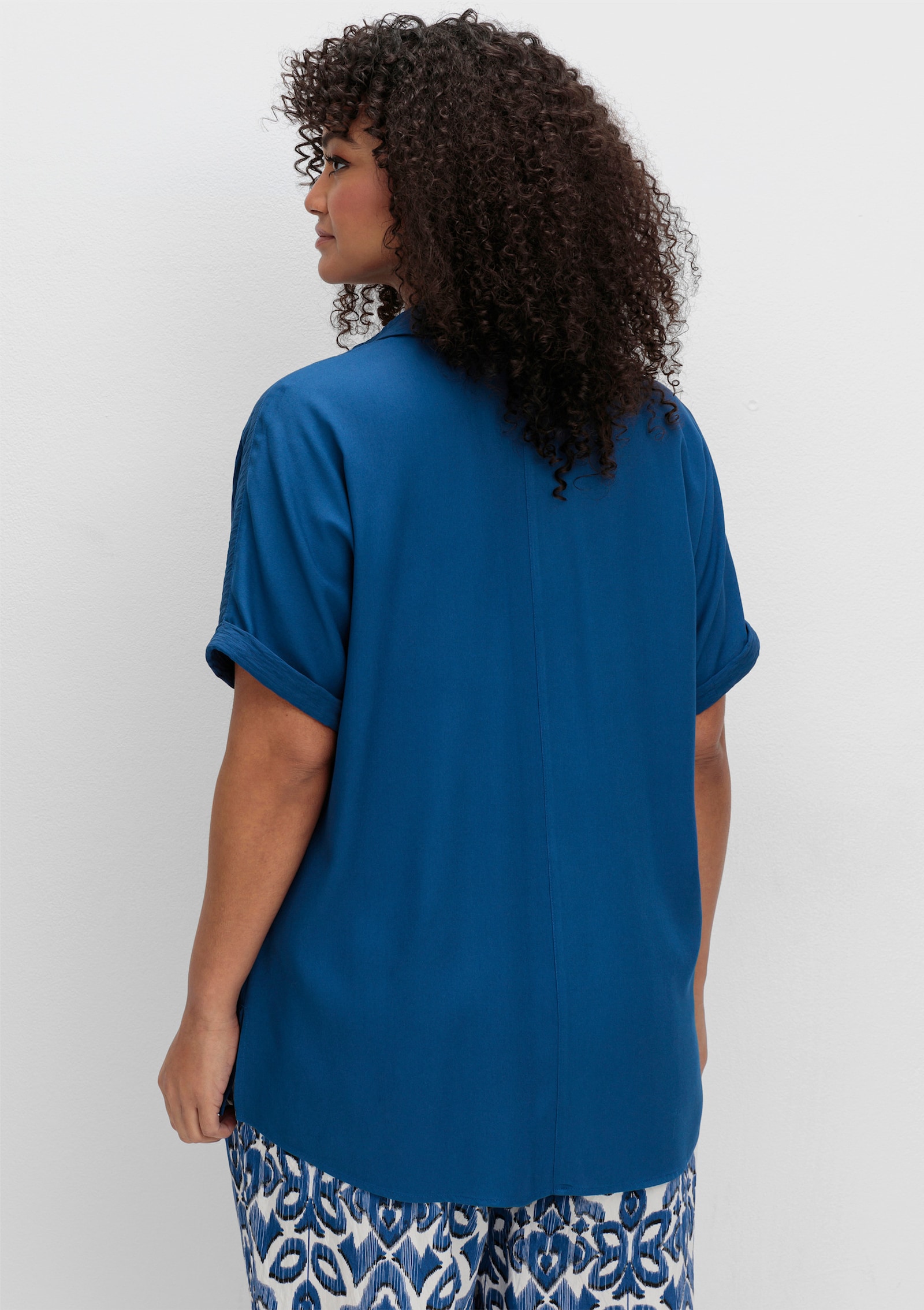 sheego Hemdbluse im Materialmix - blaubeere