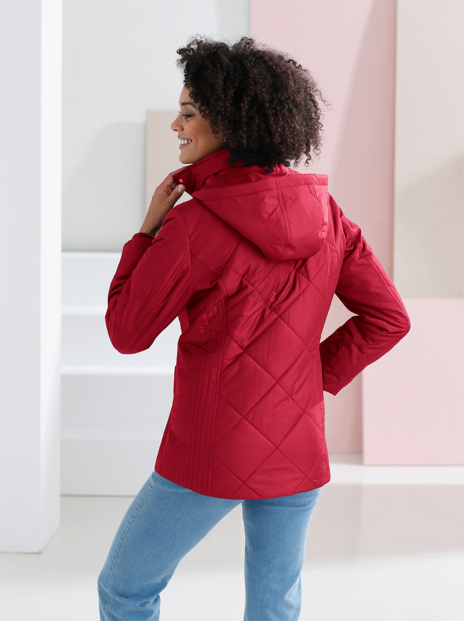 Jacke mit Rippbündchen als Windschutz - rot
