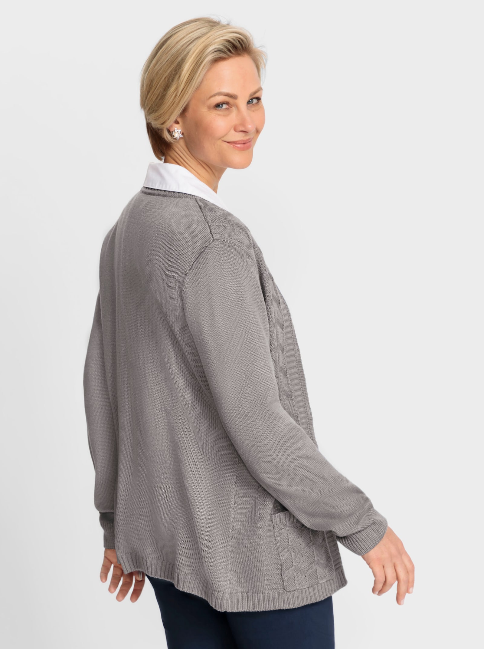 Strickjacke mit Schmuckknöpfen - steingrau