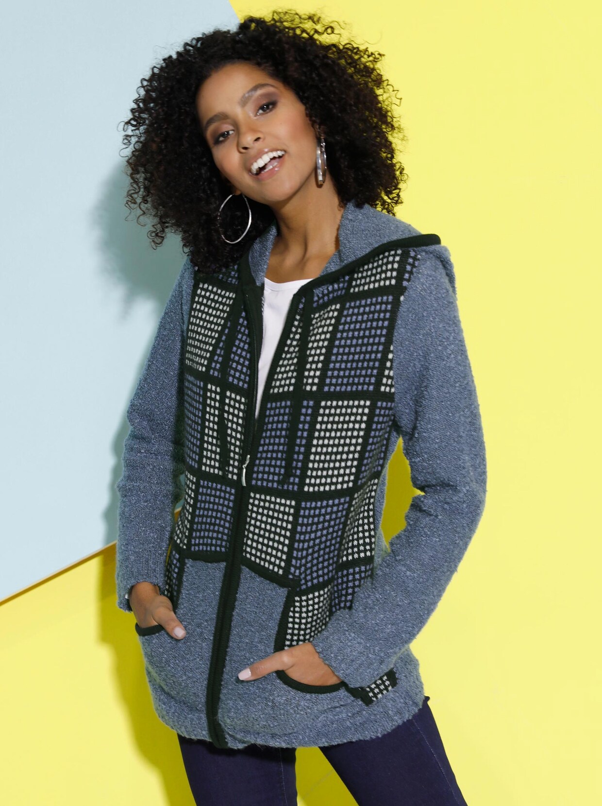 Kapuzenstrickjacke - blau-gemustert
