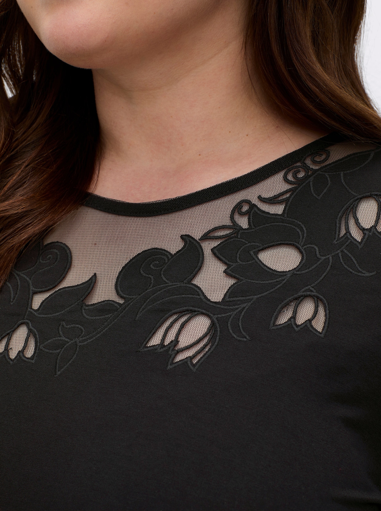 Langarmshirt mit transparentem Tüll-Einsatz - schwarz