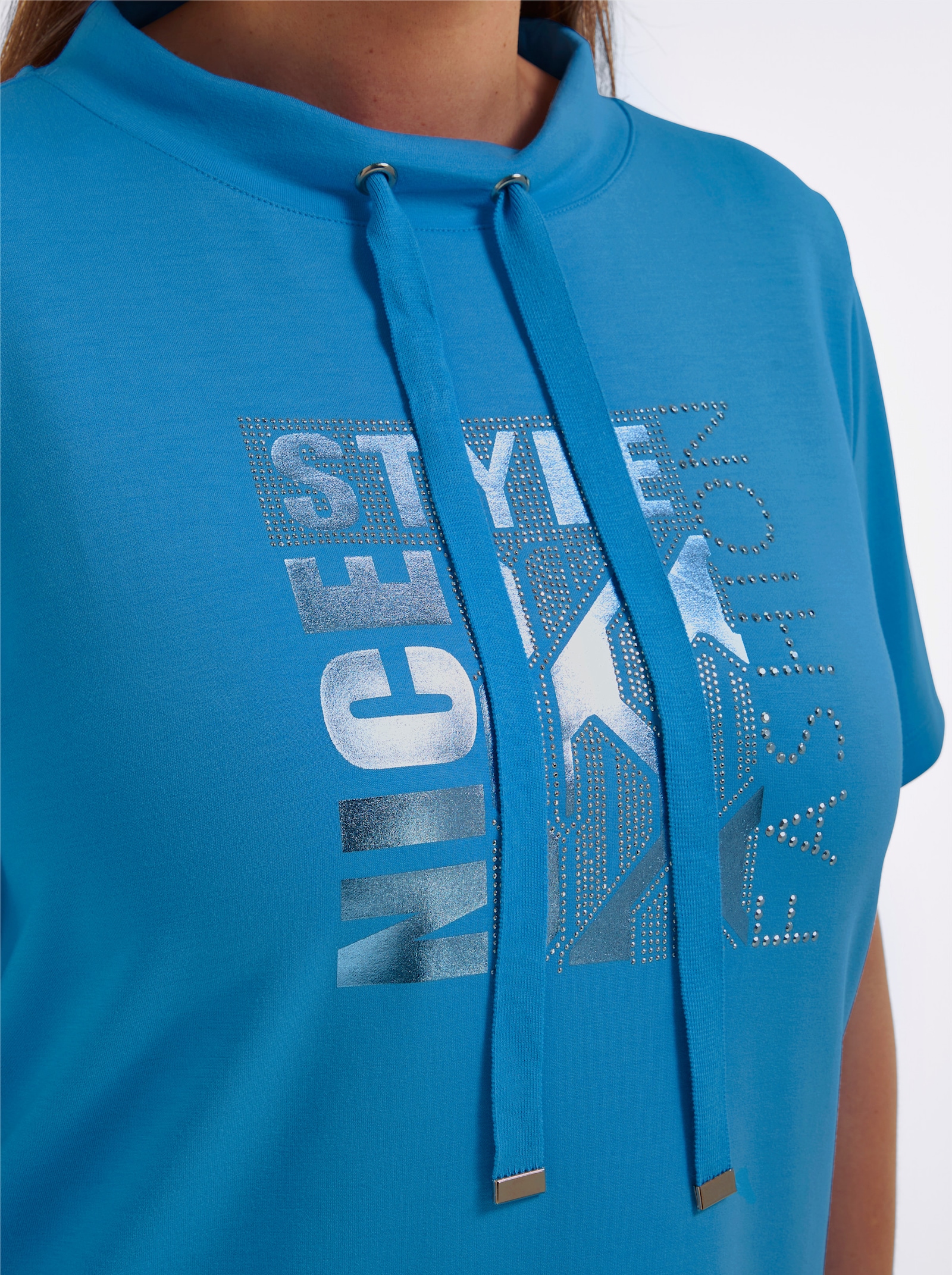 Kurzarmshirt mit Stehkragen - himmelblau