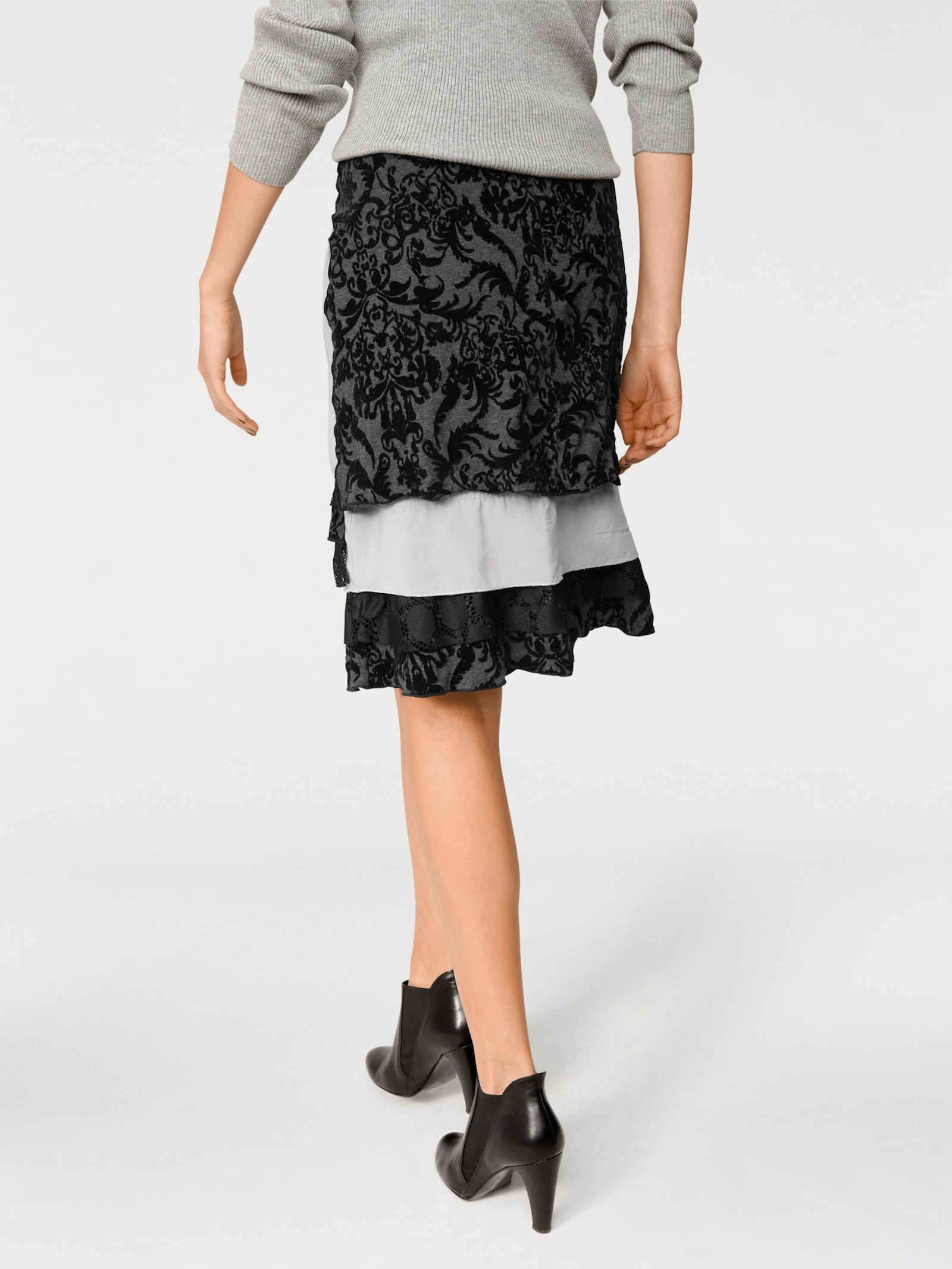 heine Stufenrock in ausgestellter Form - schwarz