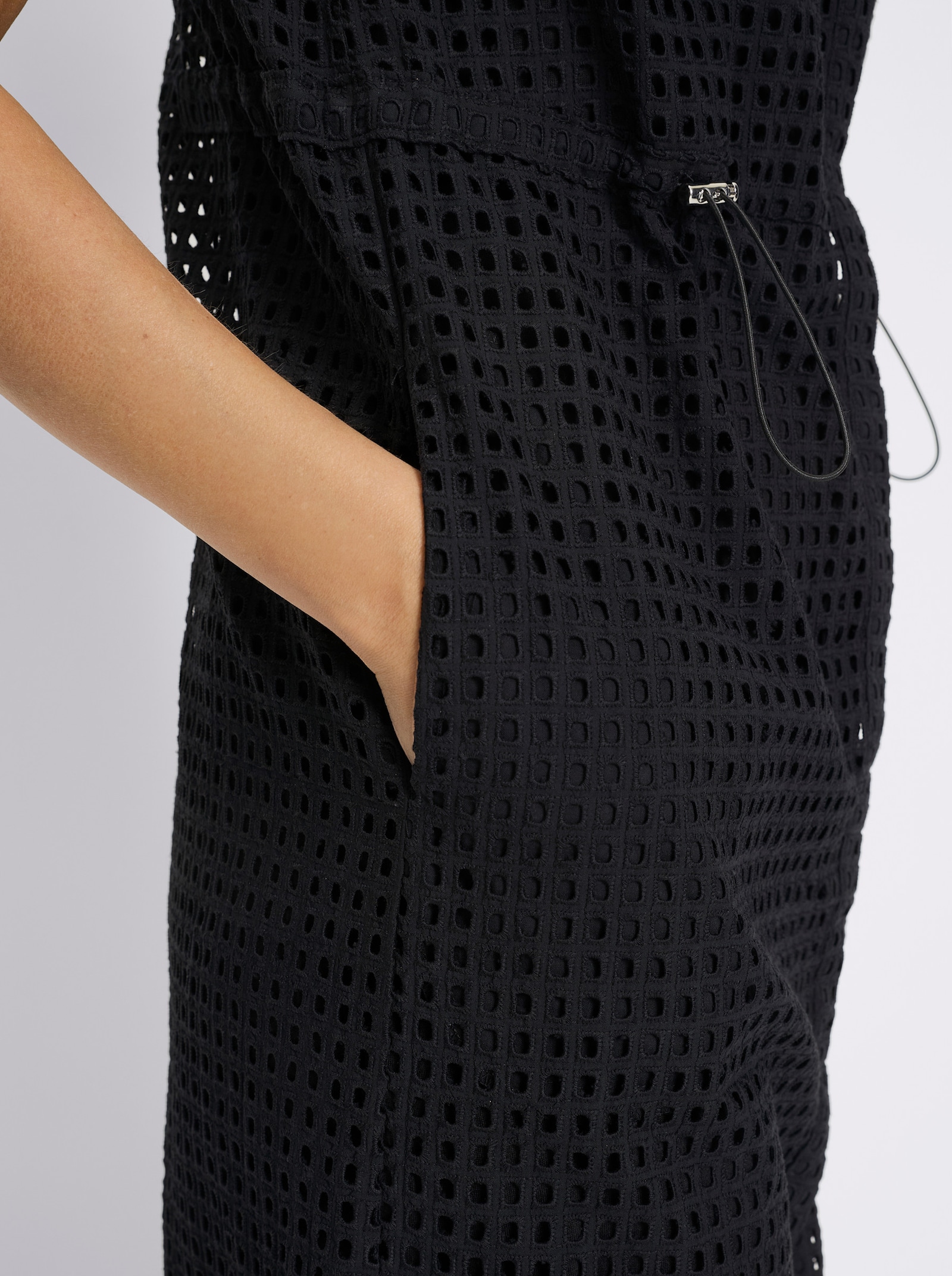 heine Sommerkleid mit Lochstickerei - schwarz