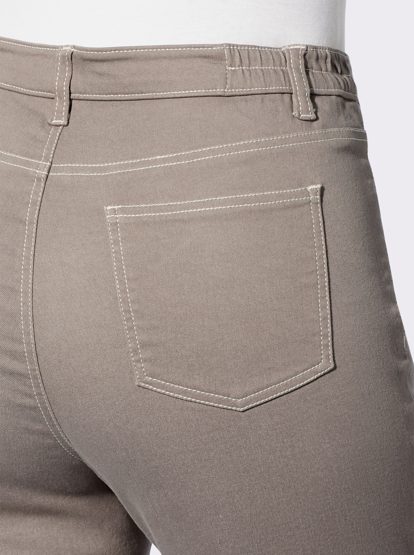 Jeans in schmaler Form - taupe