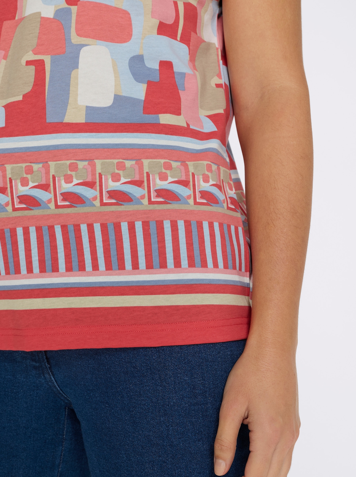 Kurzarmshirt mit buntem Bordüren-Druck - koralle-flamingo-bedruckt