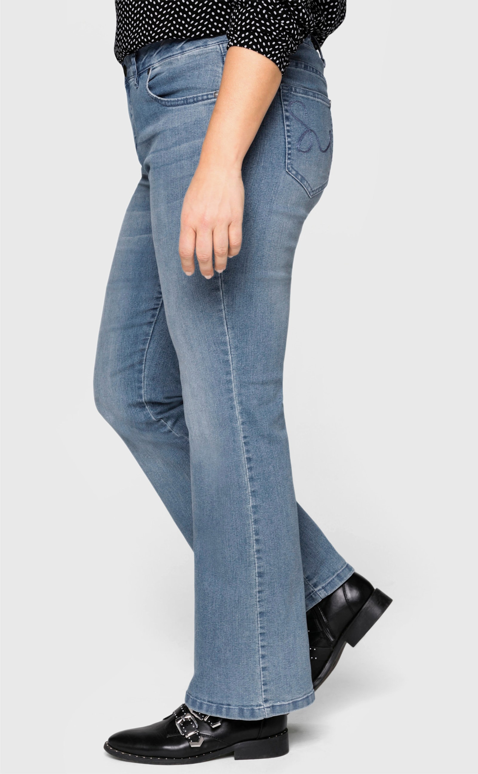 sheego Bootcut-Jeans mit Used-Effekten - light blue-denim