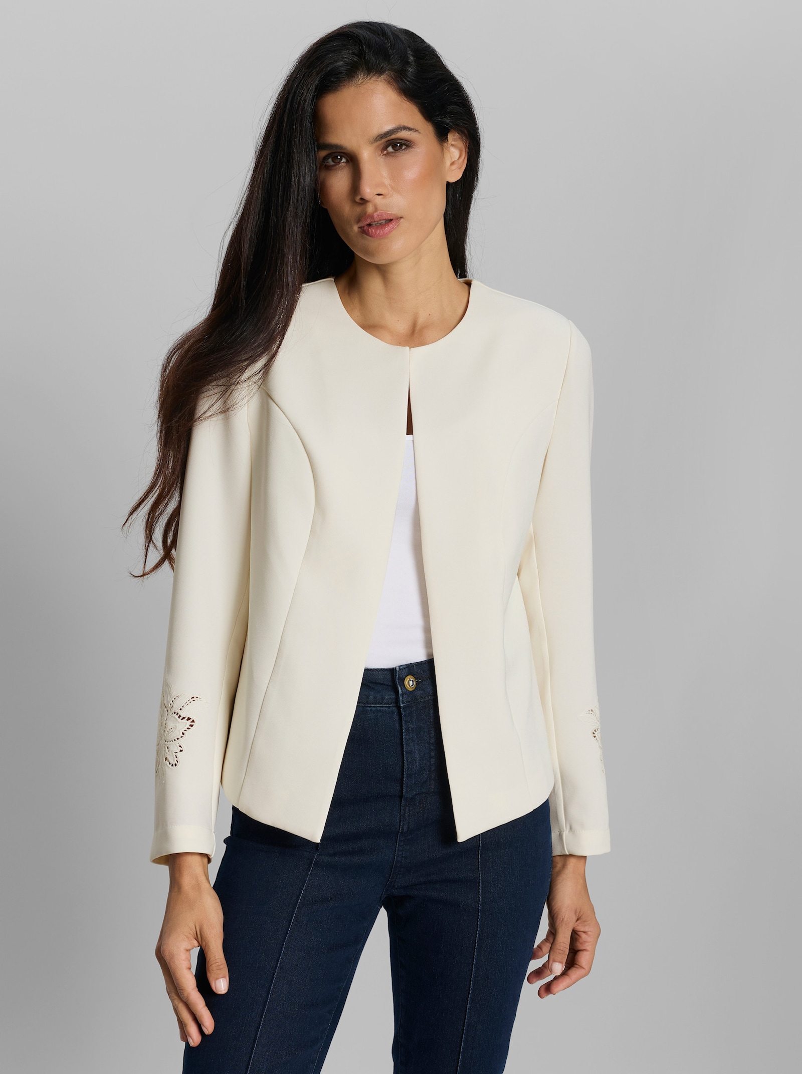 heine Blazer mit floraler Lochstickerei - ecru