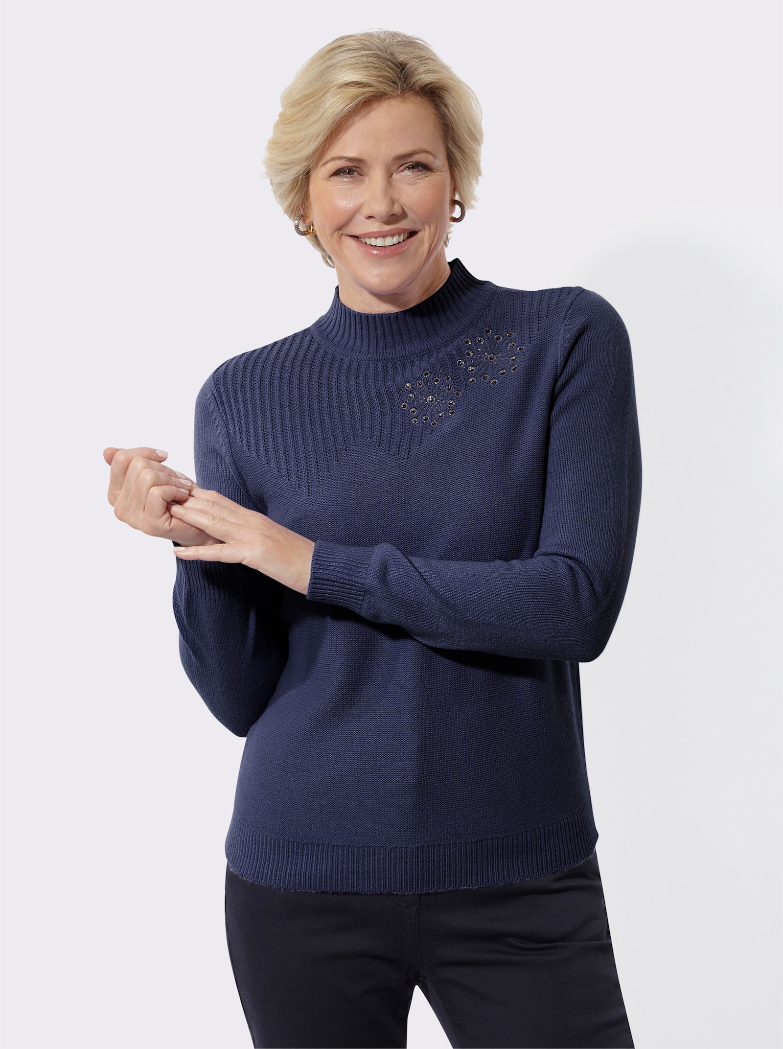 Stehkragenpullover mit Blütenstickerei - marine