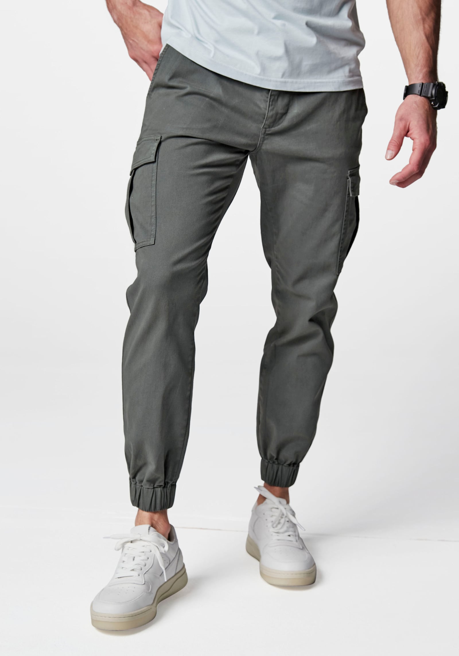 AUTHENTIC LE JOGGER Cargohose - khaki