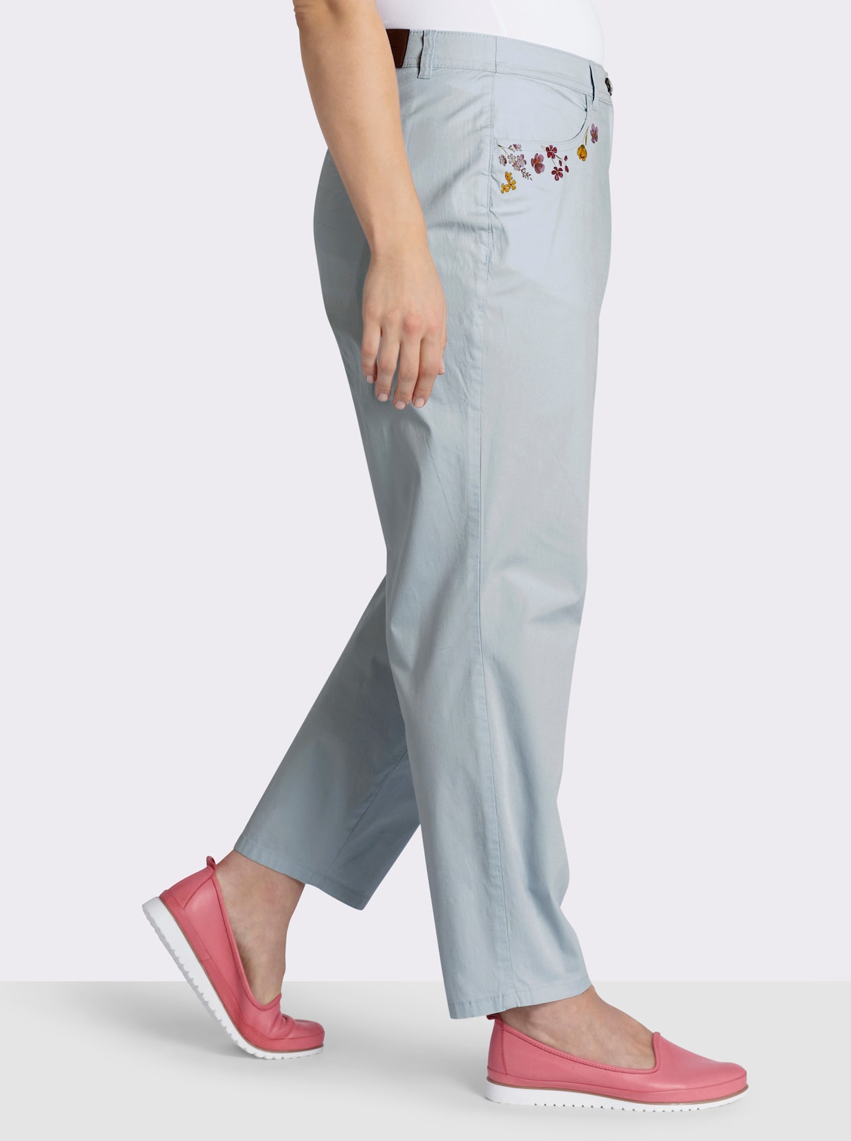 sheego Chinohose mit Blütenprints an den Taschen - eisblau-orchidee-bedruckt