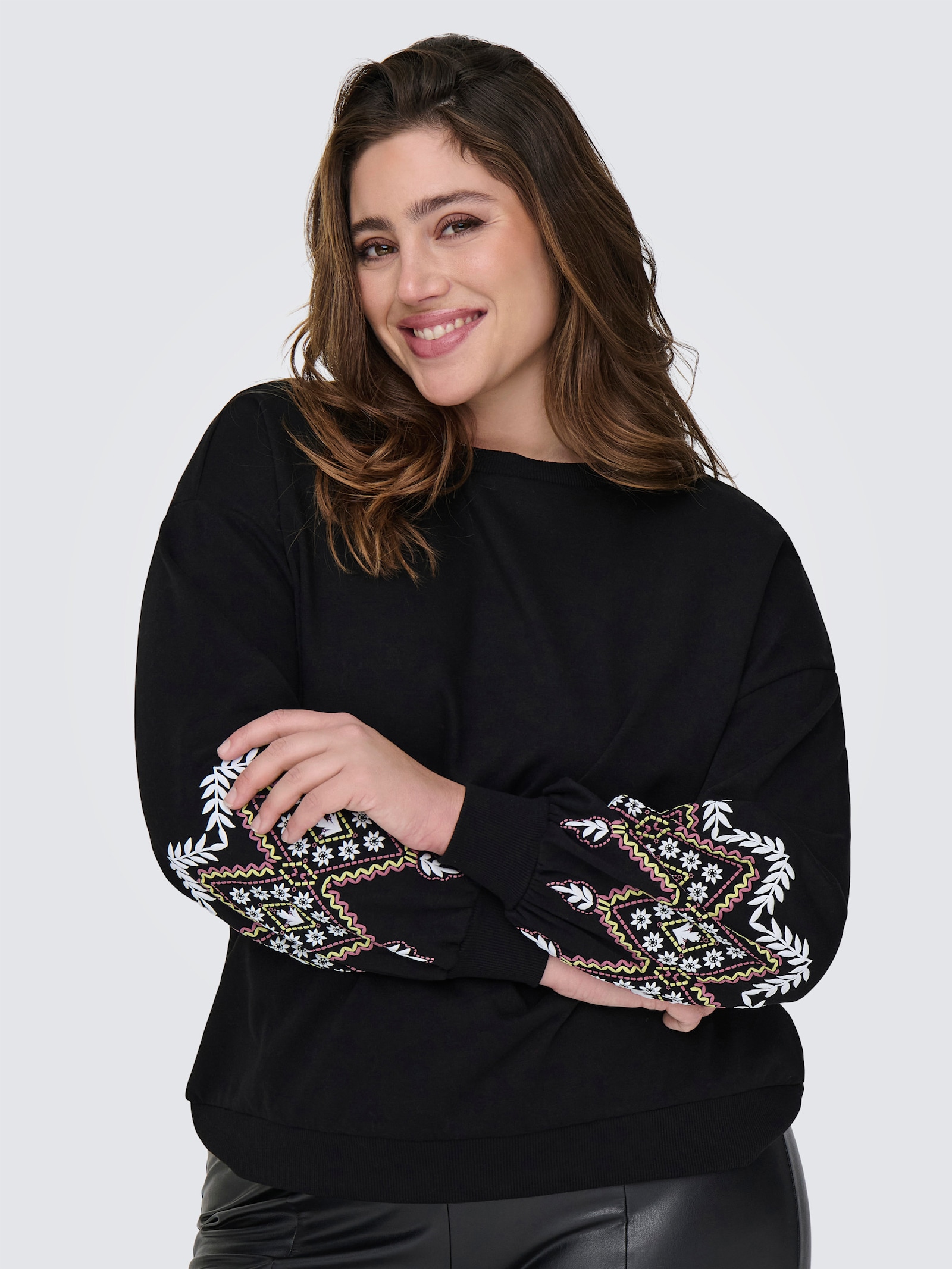 ONLY CARMAKOMA Sweatshirt - black print:ethnic