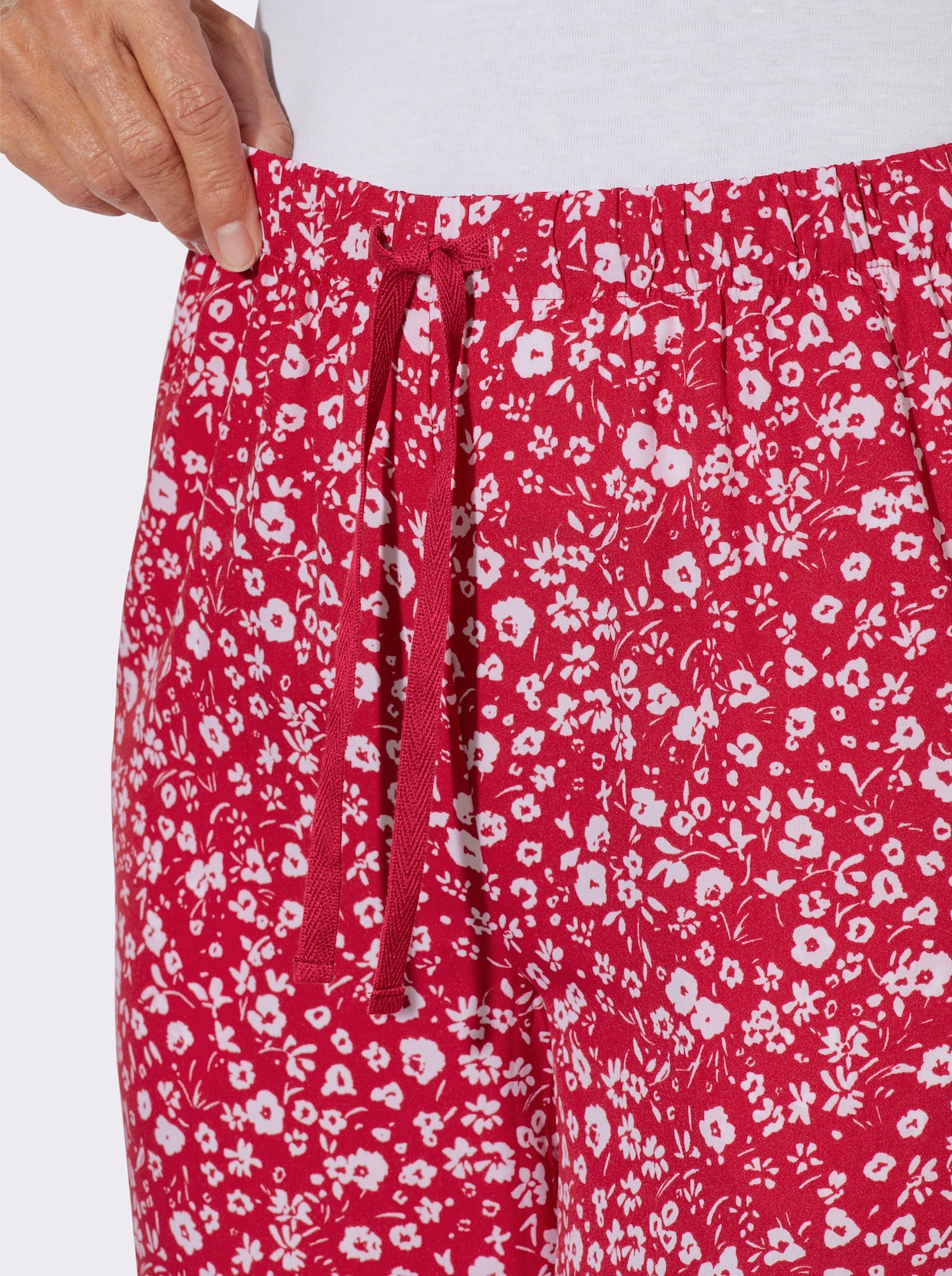 Comfortbroek van onderhoudsarm materiaal - rood/wit geprint