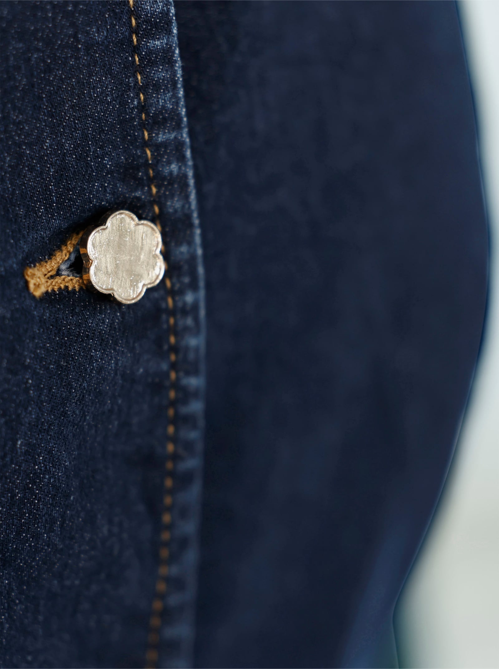 Jeansweste mit Schmuckknöpfen - dark blue