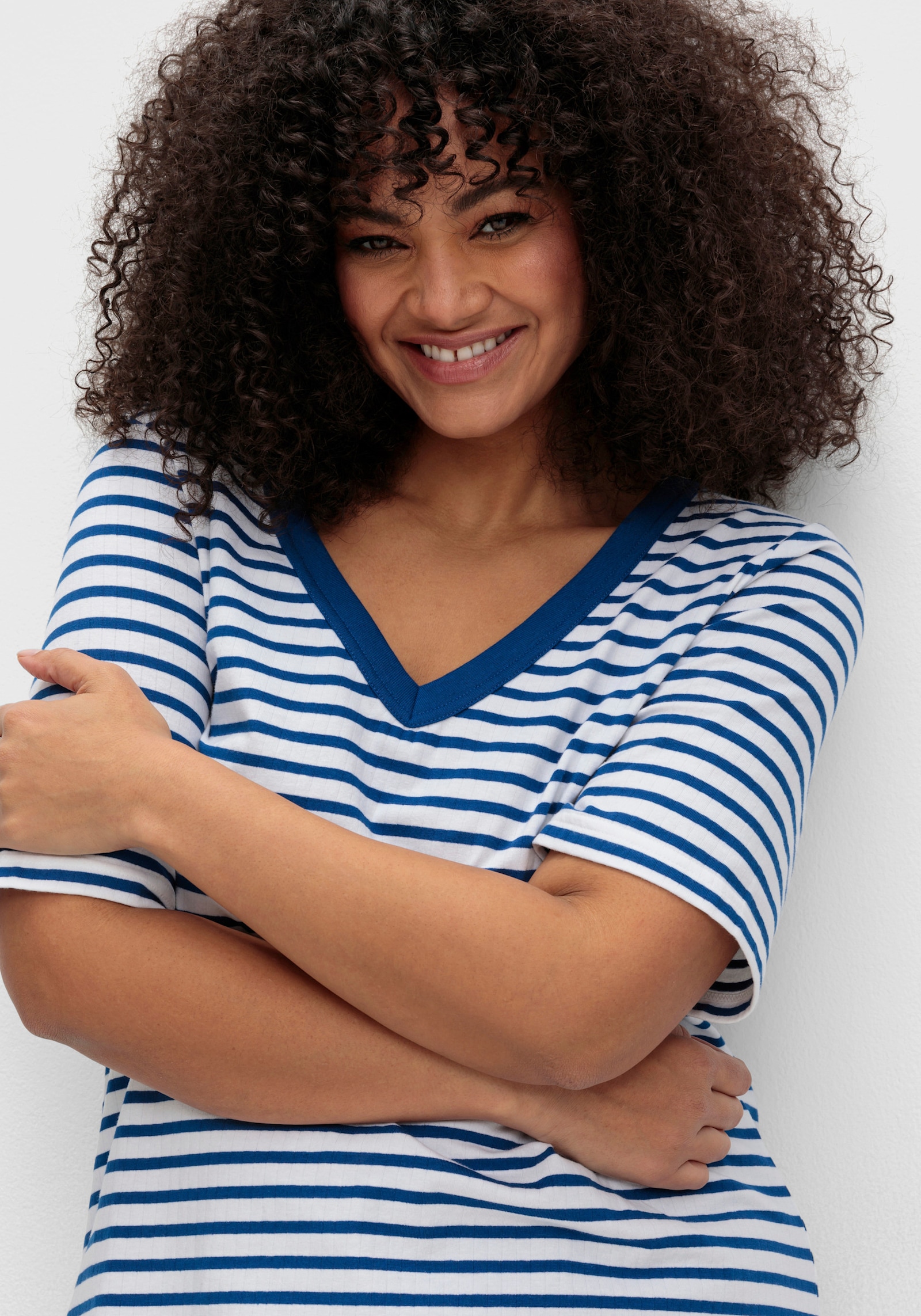 sheego Streepjesshirt met V-hals - bosbes gestreept