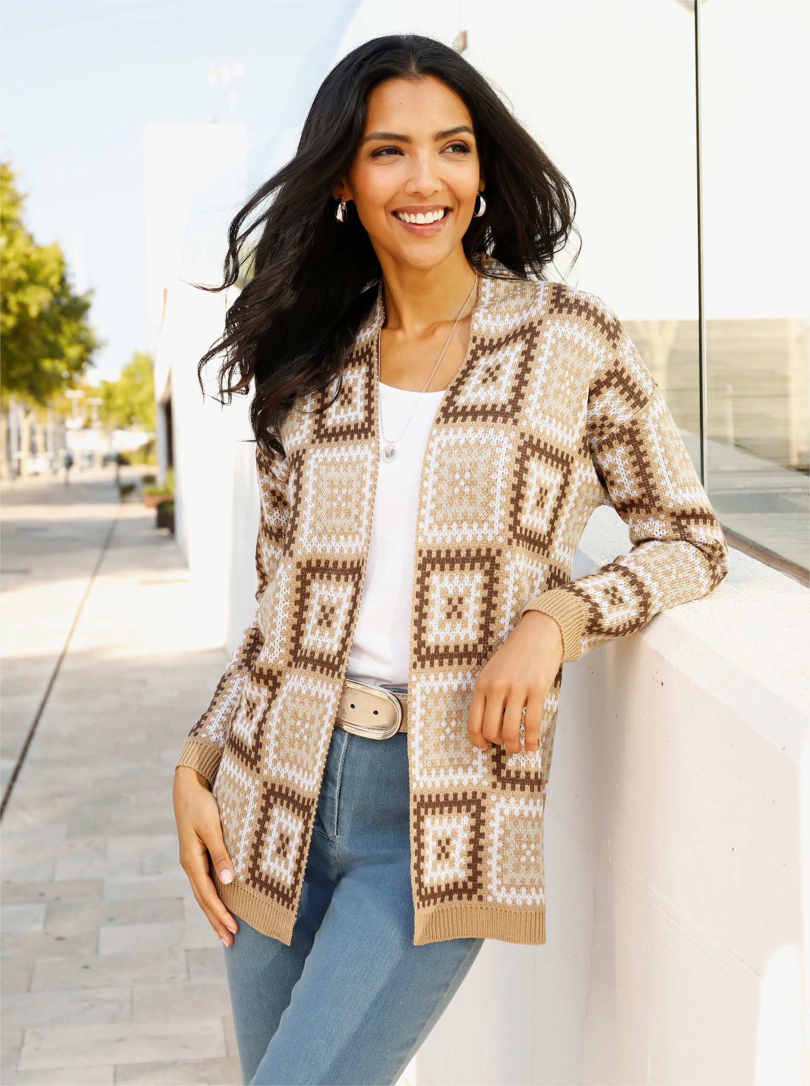 Vest met kleurrijk jacquardpatroon. - camel/choco gedessineerd