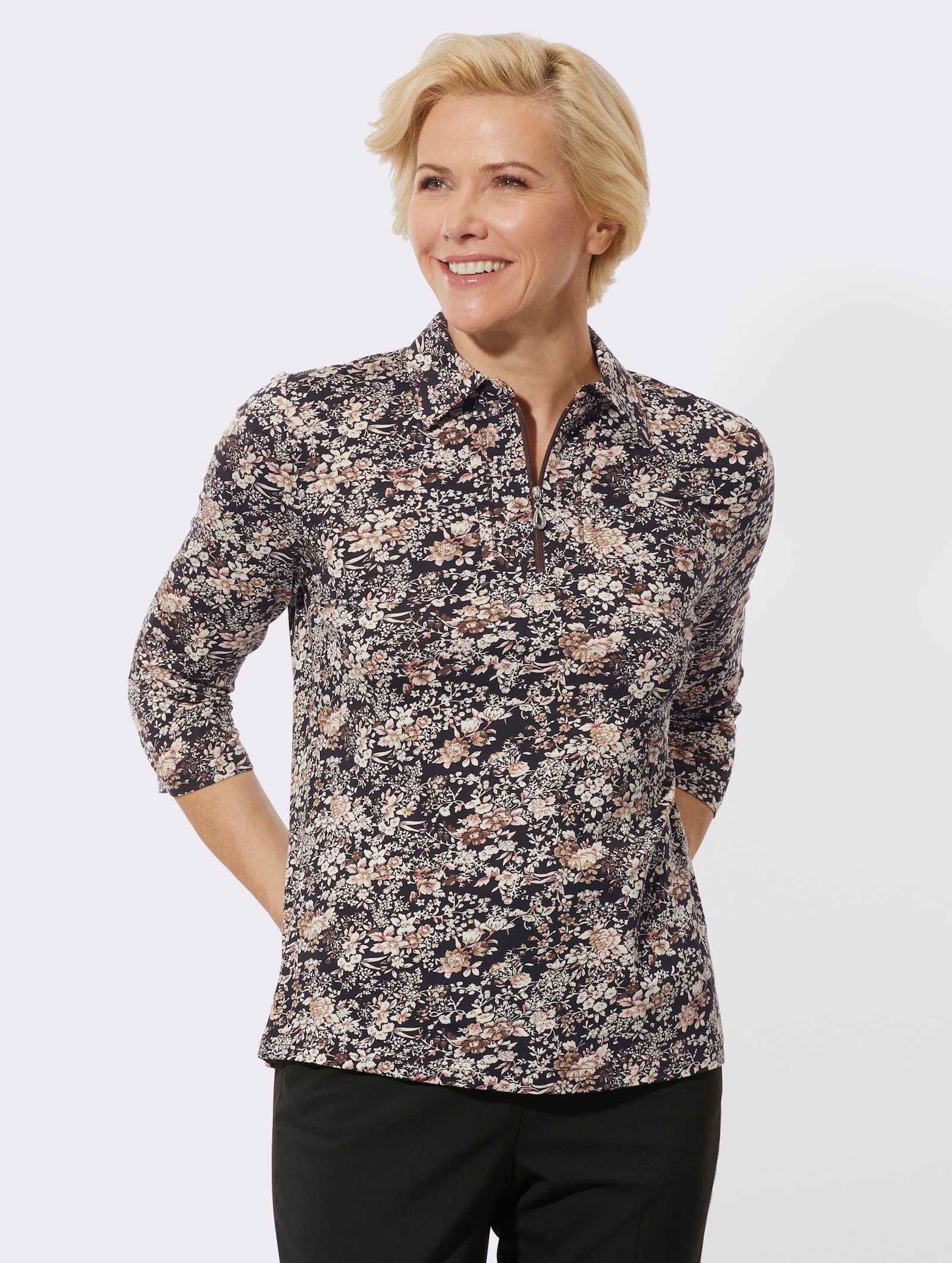 Poloshirt mit Viskose in ECOVERO-Qualität - camel-schwarz-bedruckt