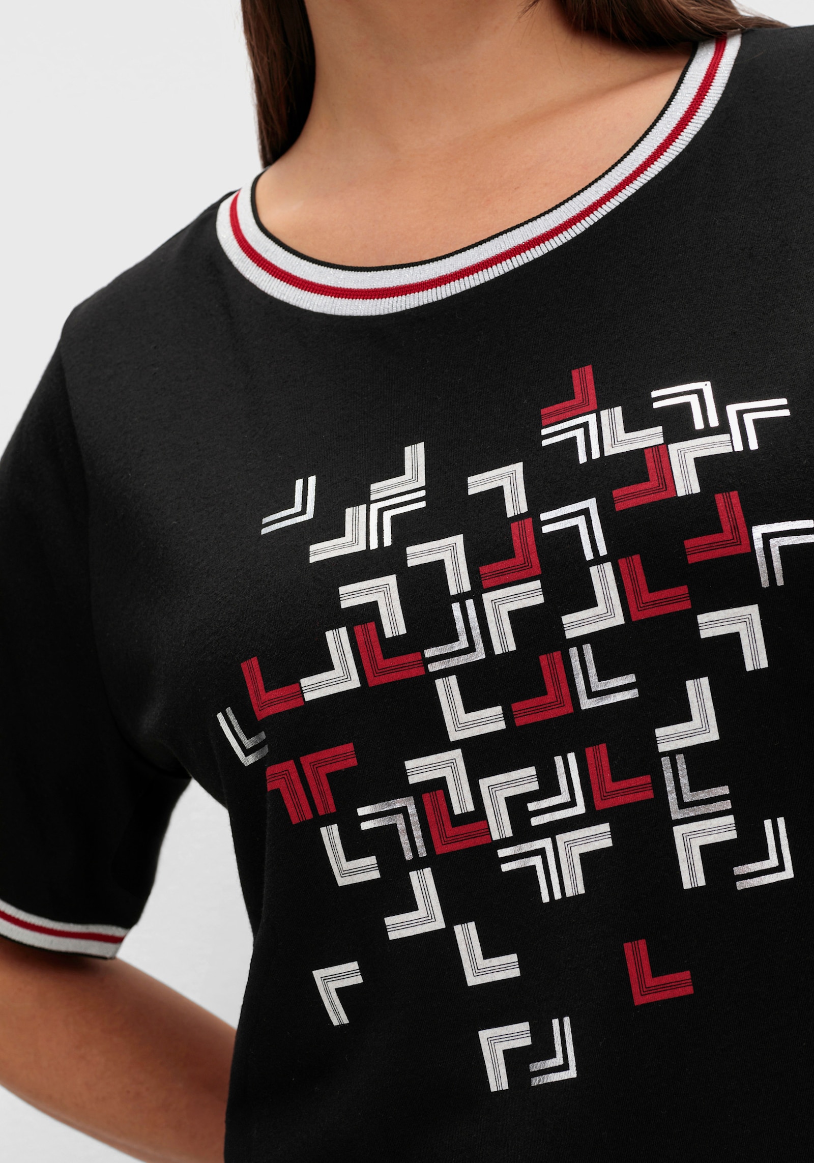 Rundhalsshirt mit Glanz- und Glitzer-Akzenten - schwarz-bedruckt