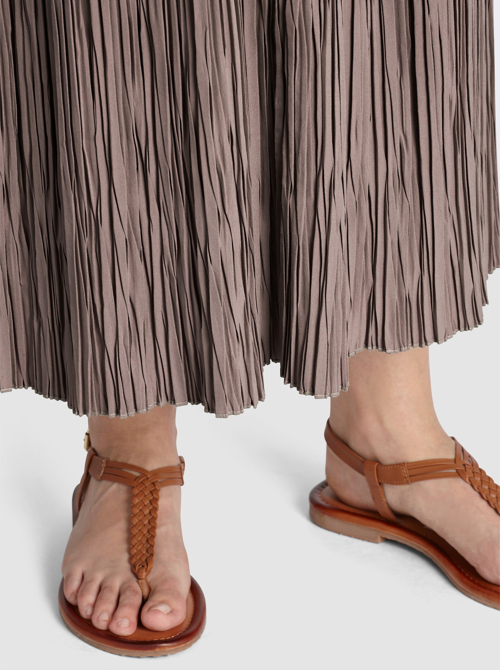 sheego Sommerrock mit Crinkle-Effekt - dunkeltaupe