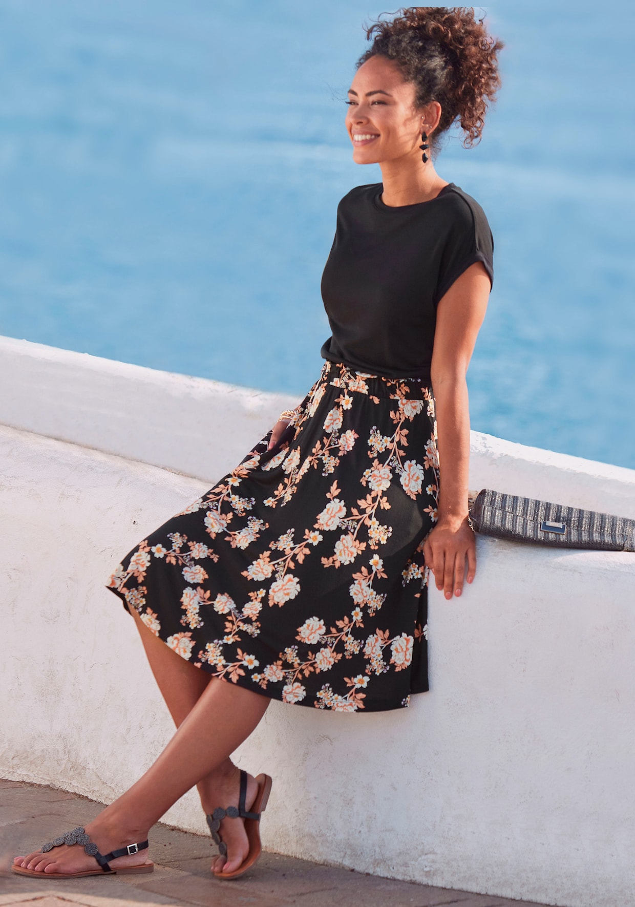 LASCANA Jerseykleid - schwarz-orange-bedruckt