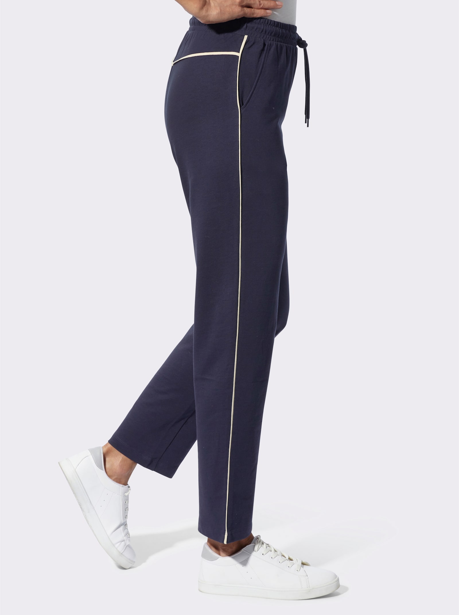 Freizeithose mit Kontrastpaspeln - marine