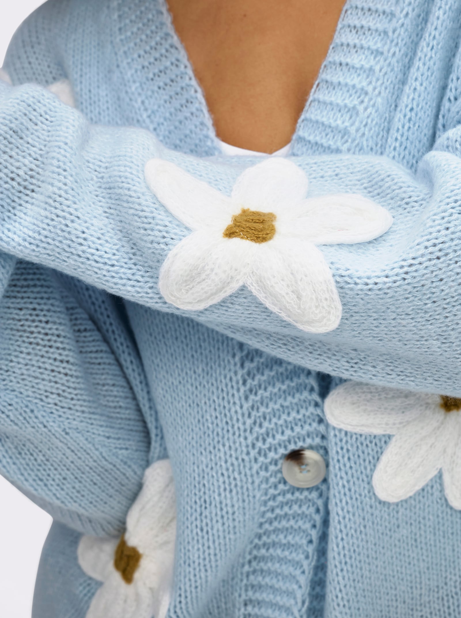 sheego by Joe Browns Strickjacke mit Blütenmuster - hellblau