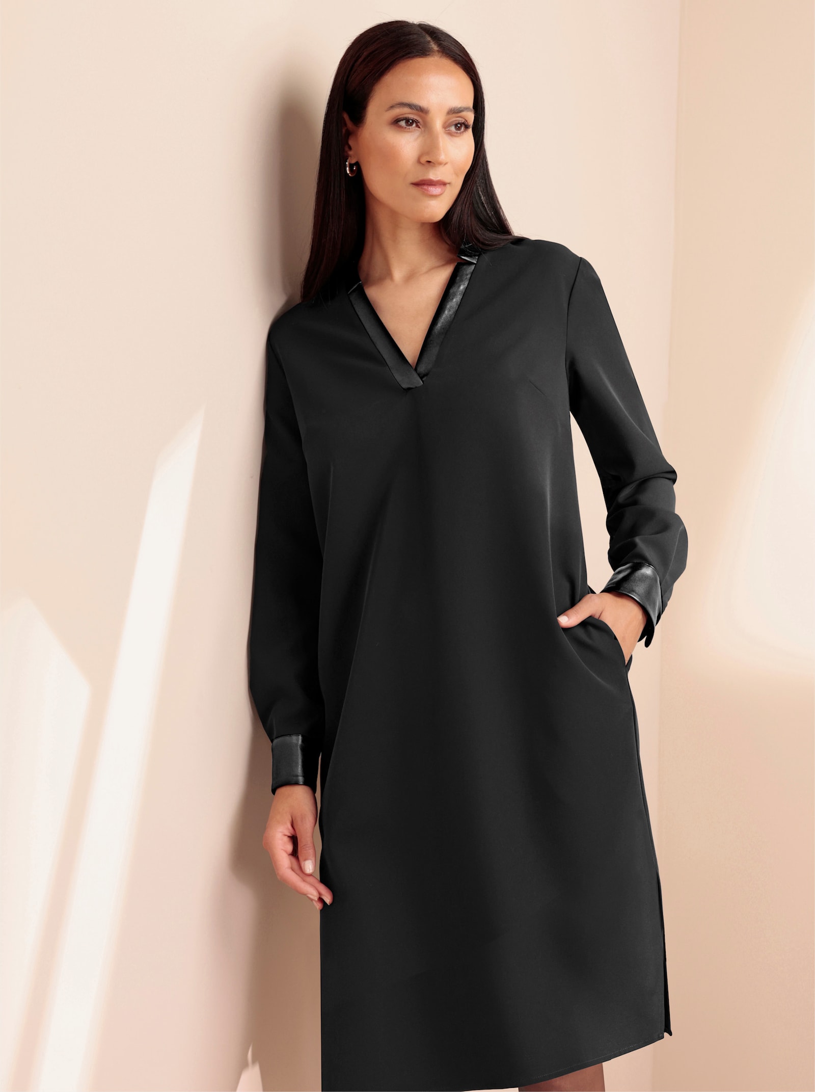 heine Jerseykleid mit Lederimitat-Details - schwarz