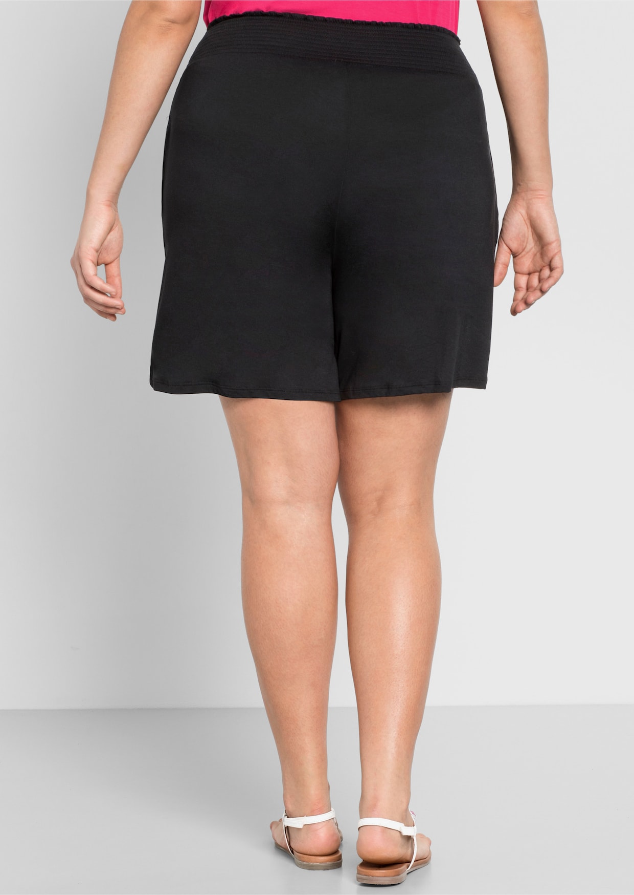 sheego Shorts - zwart