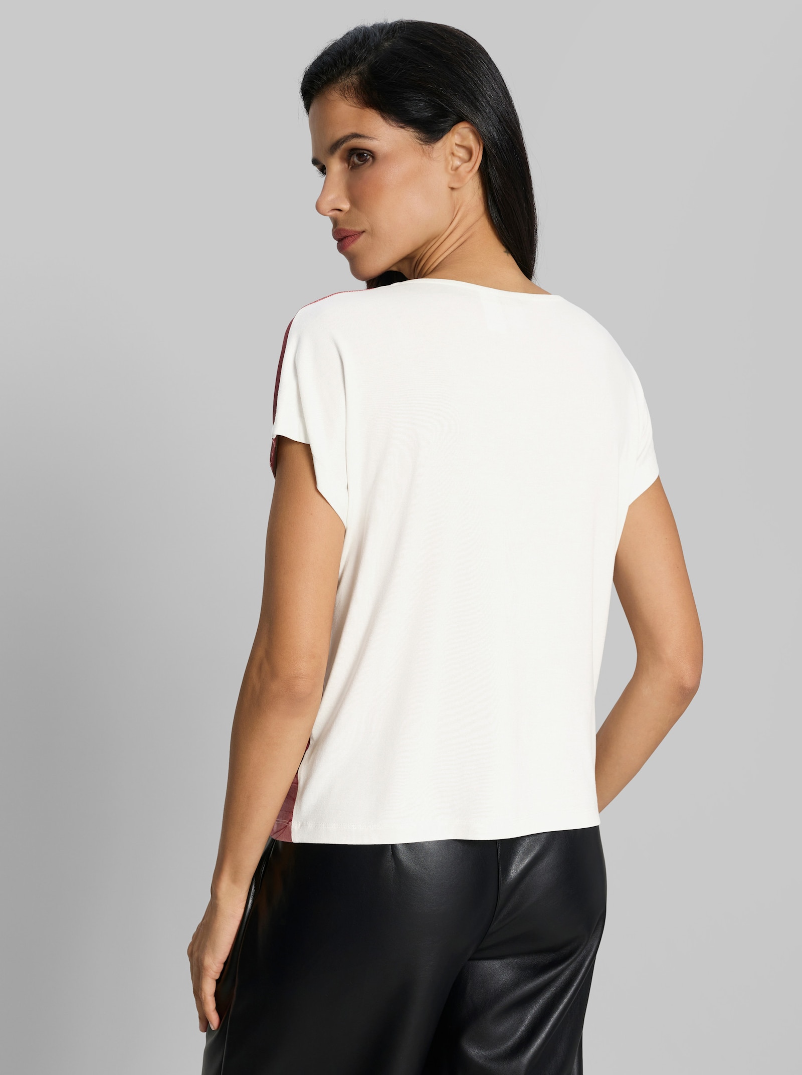 heine Kurzarmshirt mit Glanzeffekten - ecru-dunkelrot-bedruckt