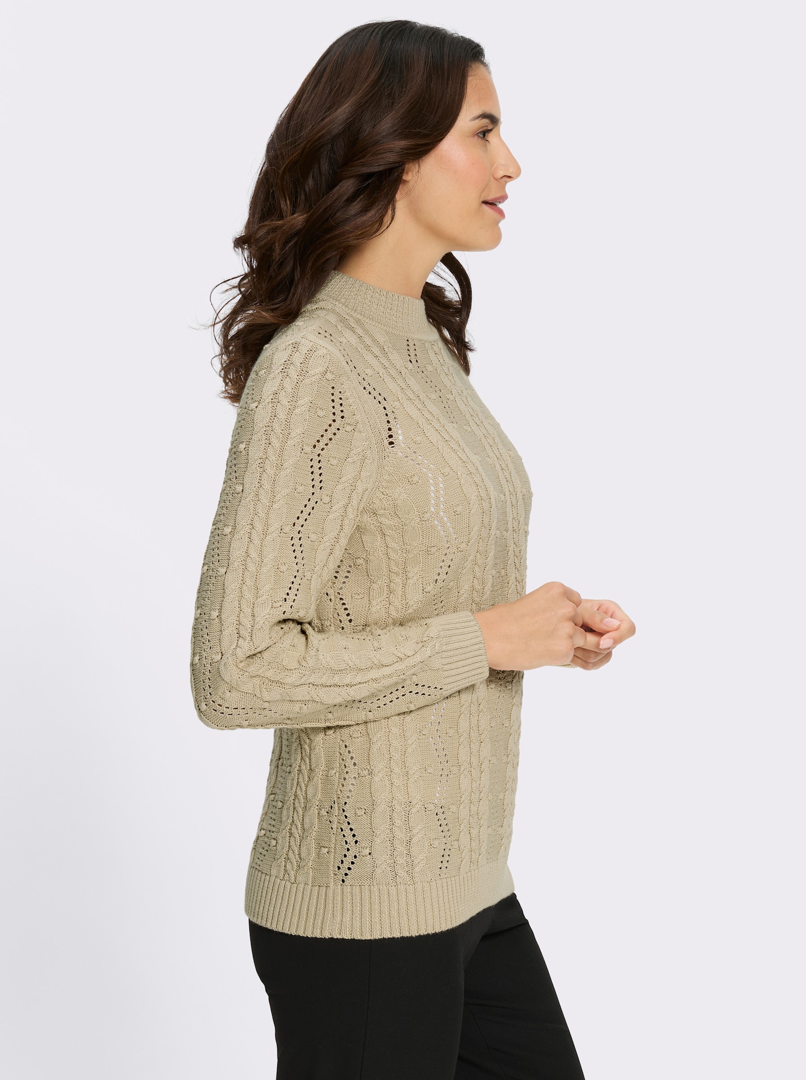 Stehkragenpullover mit Zopfmuster - sand