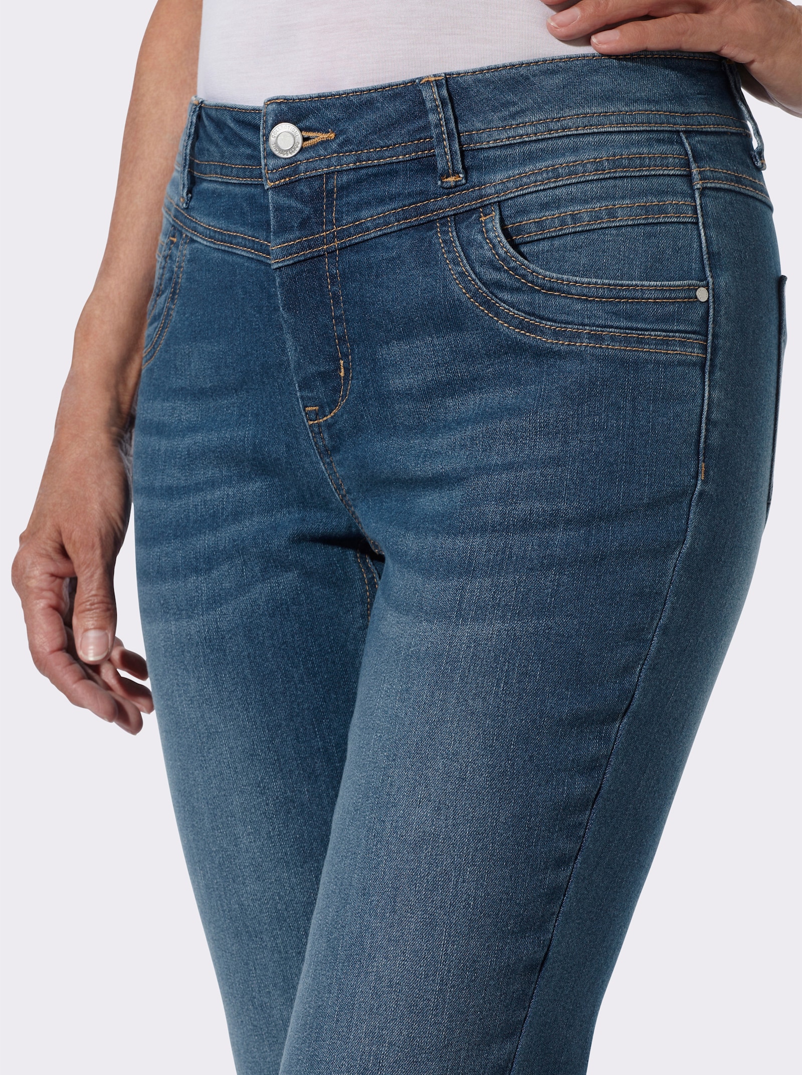 Gerade Jeans mit dezenter Waschung - blue-stone-washed