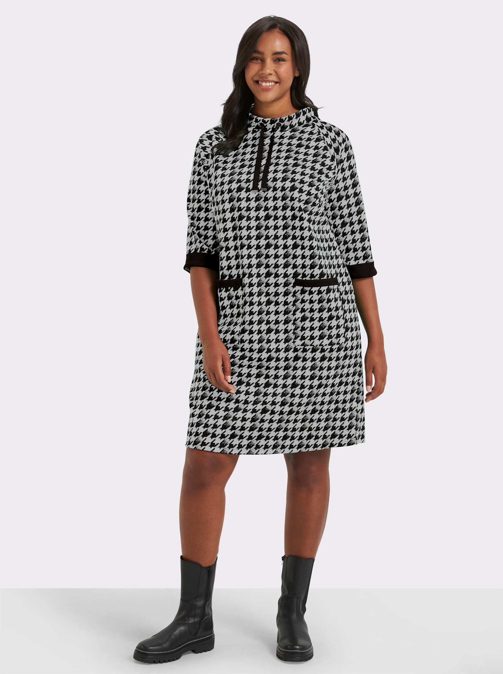 Jerseykleid mit Kontrast-Akzenten - ecru-schwarz-gemustert