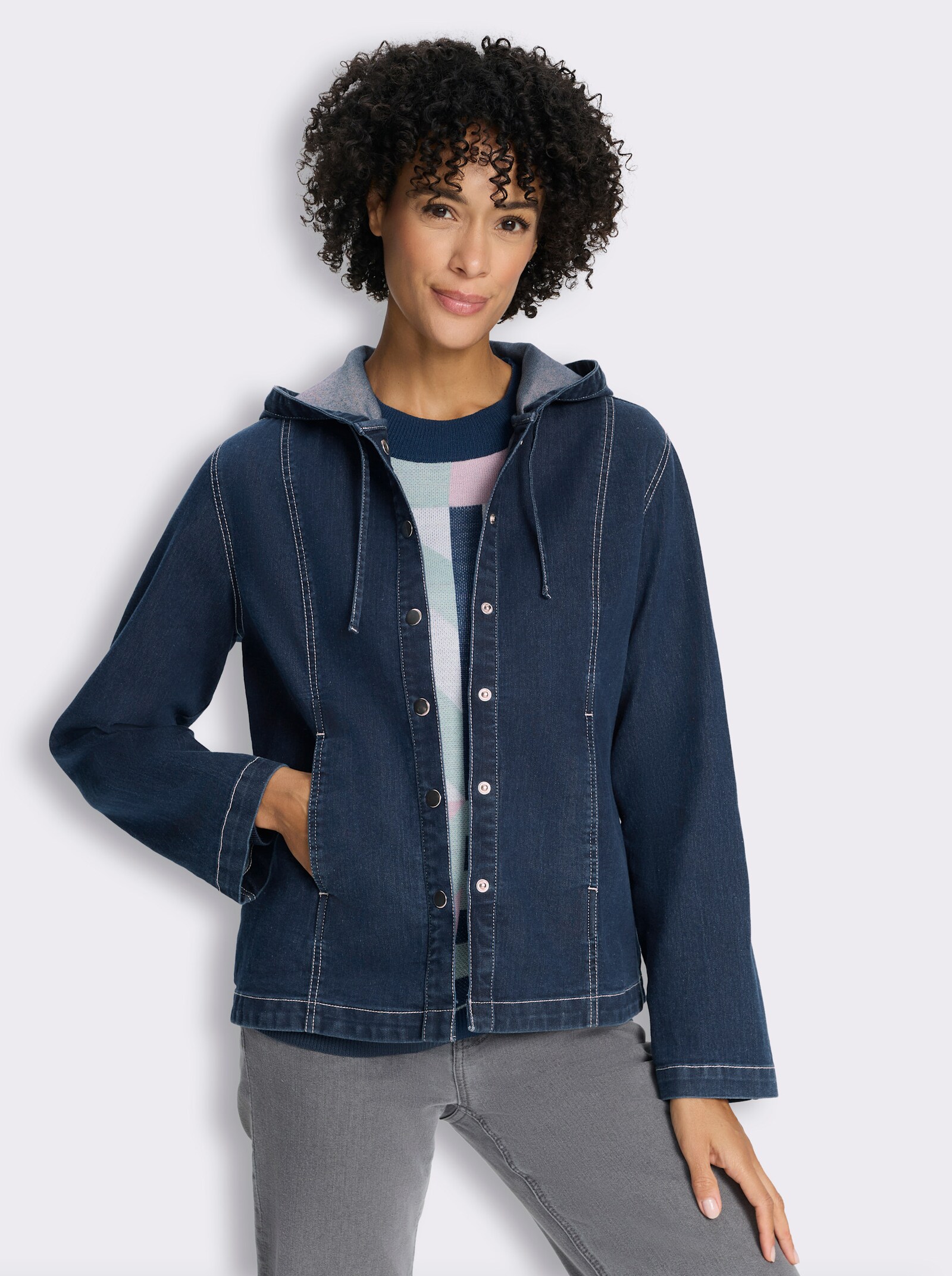 Jeansjacke mit Kapuze - blue-stone-washed