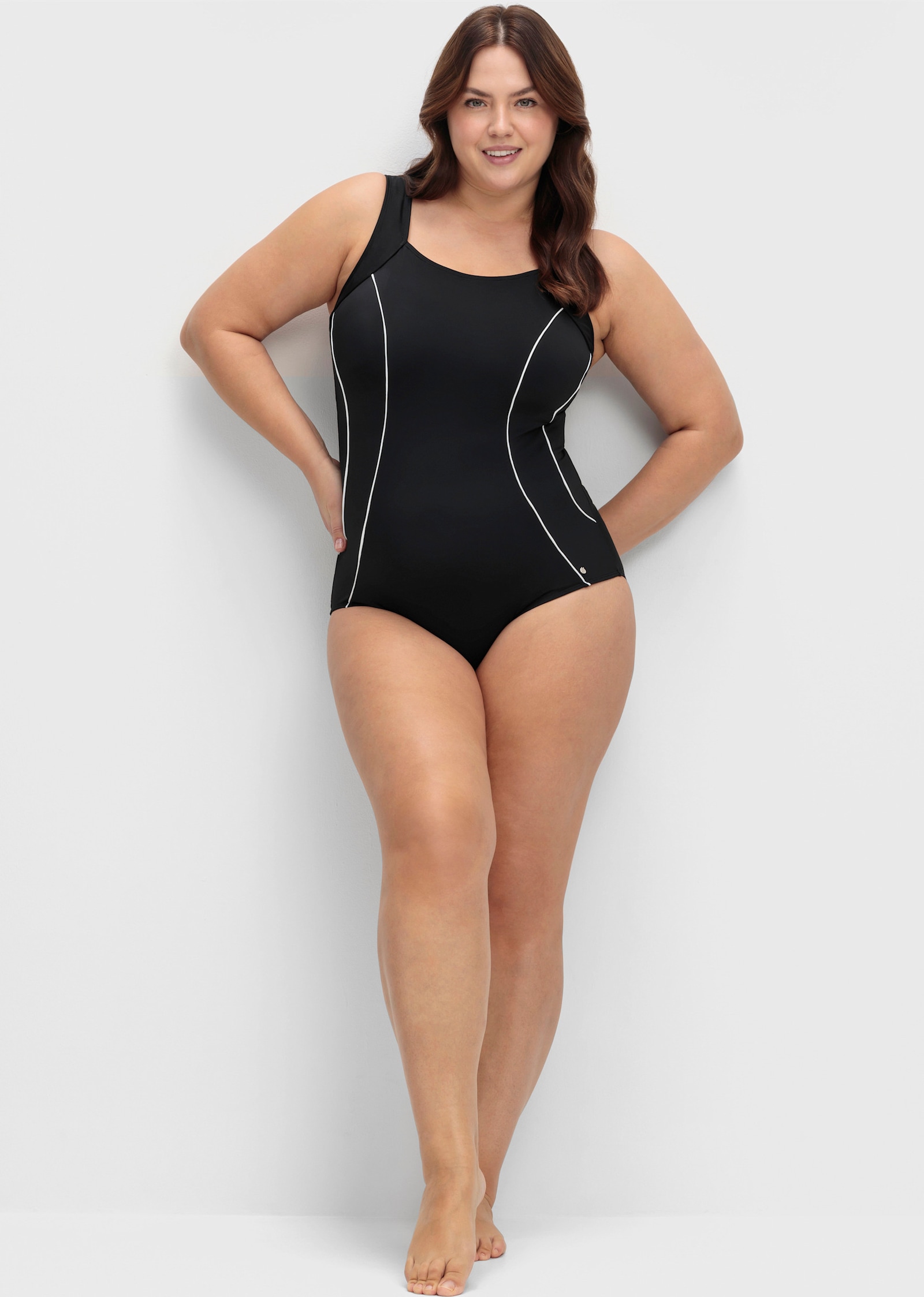 sheego Badeanzug mit Shaping-Effekt - schwarz-weiß