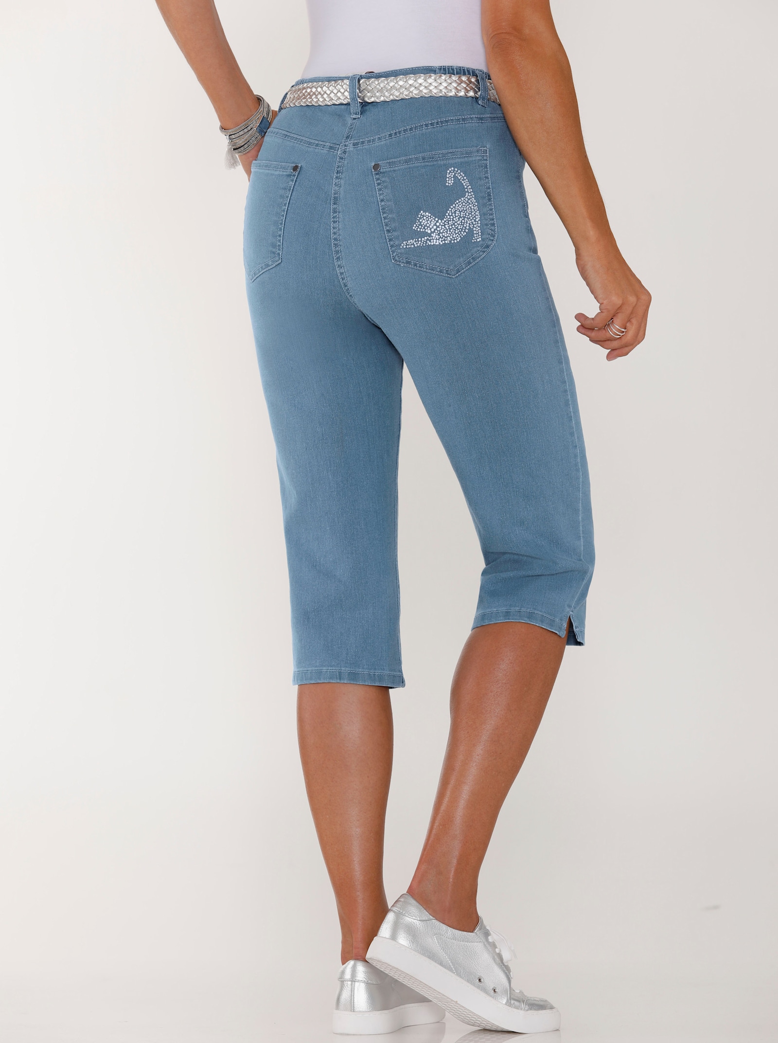 Caprijeans mit glitzerndem Katzenmotiv - blue-bleached