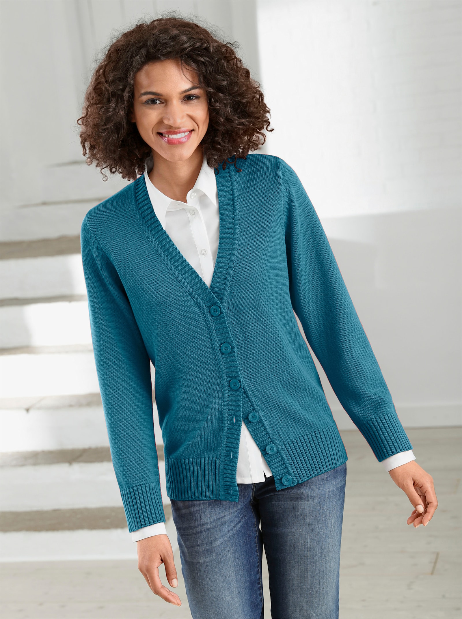 Strickjacke mit farblich abgestimmten Knöpfen - petrol