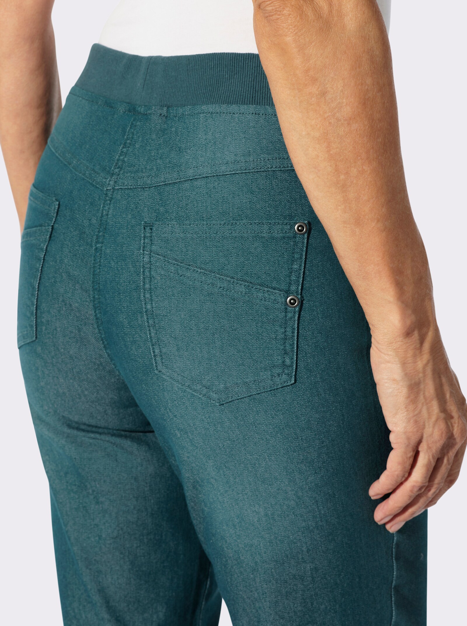 Schlupfjeans mit geripptem Strick-Dehnbund - petrol