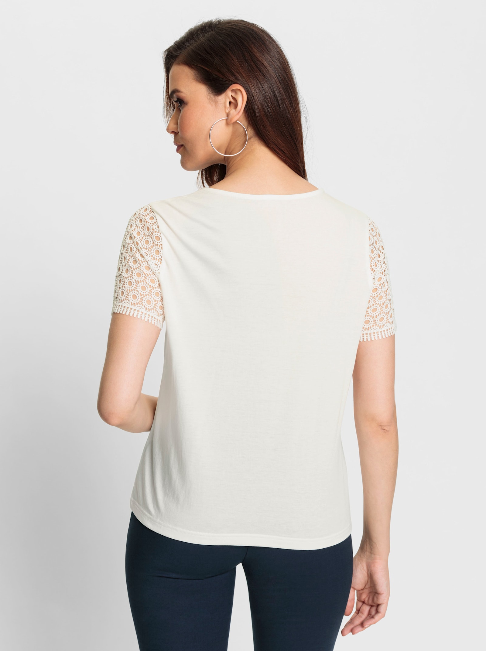 Kurzarmshirt mit Spitzenärmeln - ecru