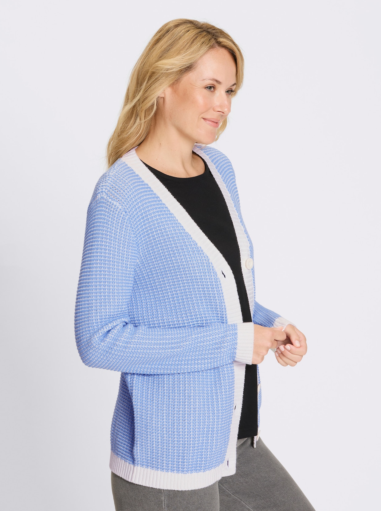 Strickjacke - himmelblau-ecru-gemustert