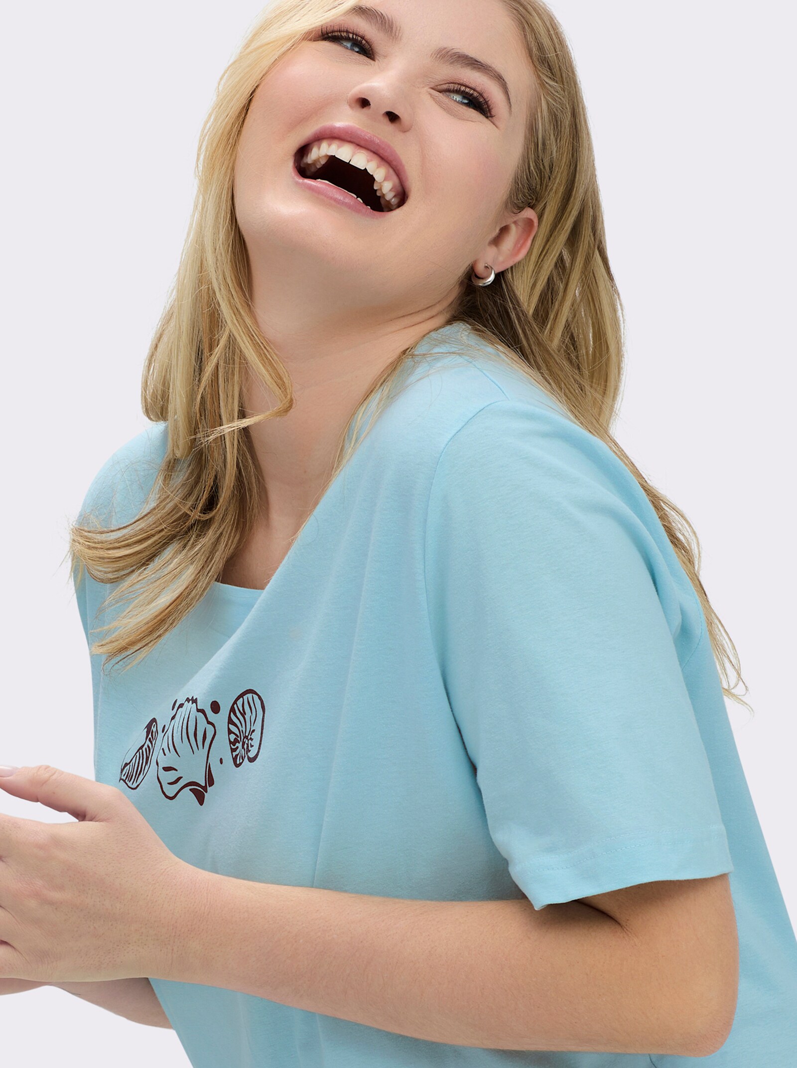 Kurzarmshirt mit Muschel-Druck - hellblau
