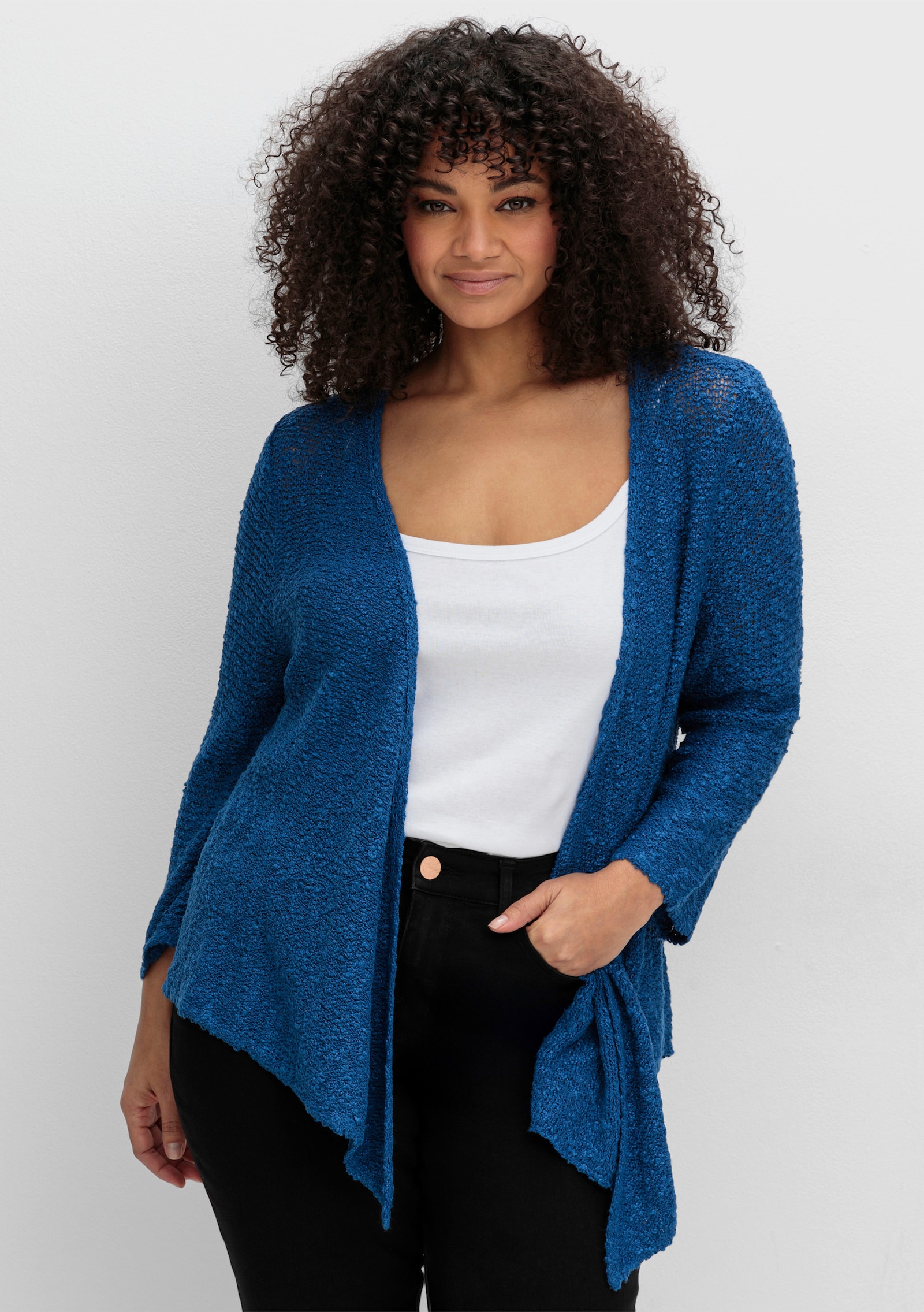 sheego by Joe Browns Strickjacke im Häkel-Look, mit Zipfelsaum - blaubeere