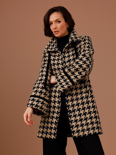 Manisa Wolljacke mit Samt-Verzierungen - schwarz-camel-gemustert