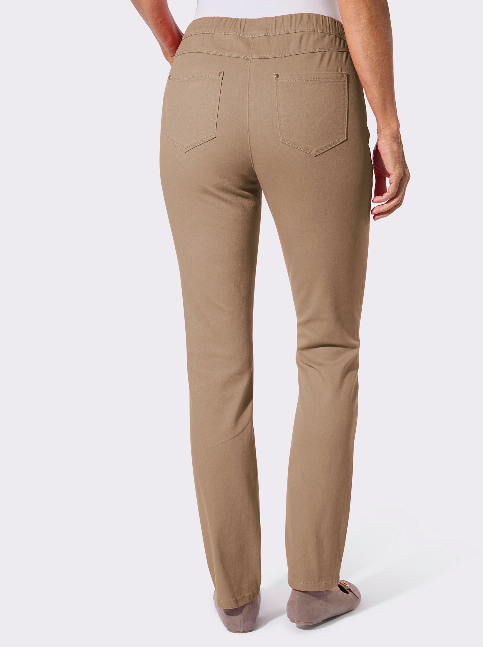 Schlupfjeans mit Schmuckknöpfen - camel